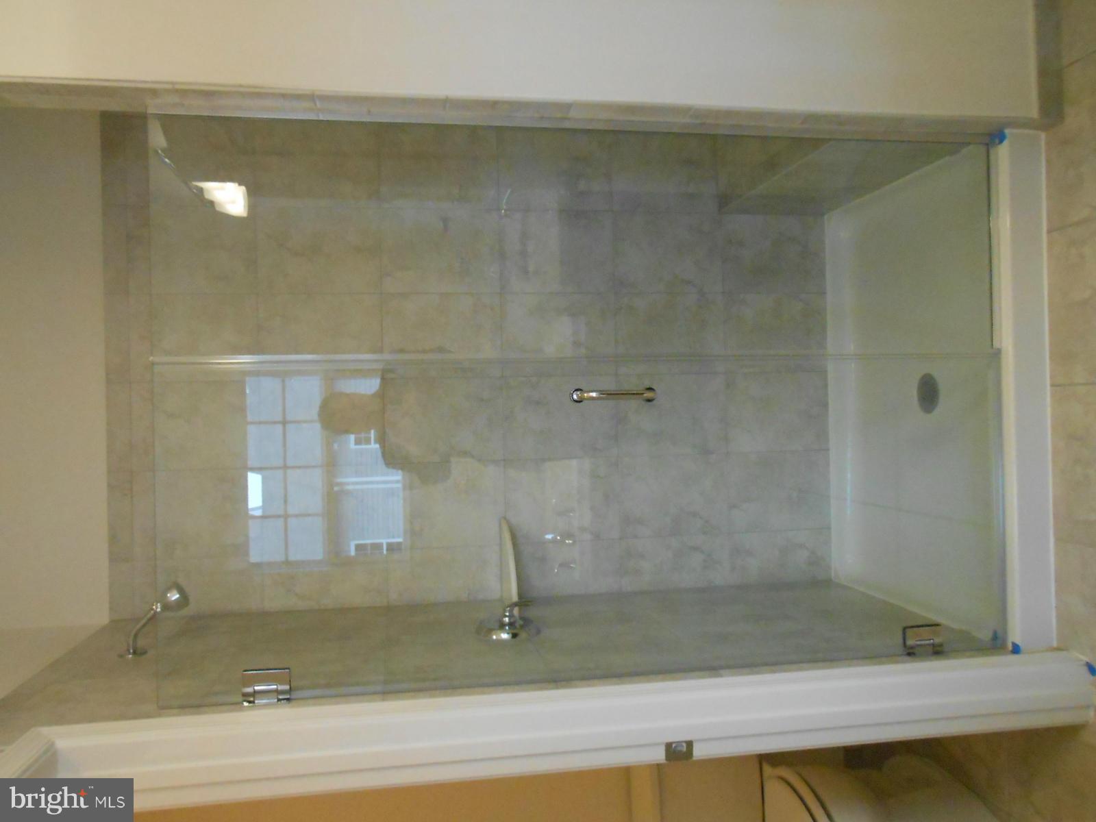 BRAMBLETON LANDBAY 3 - Residential Lease