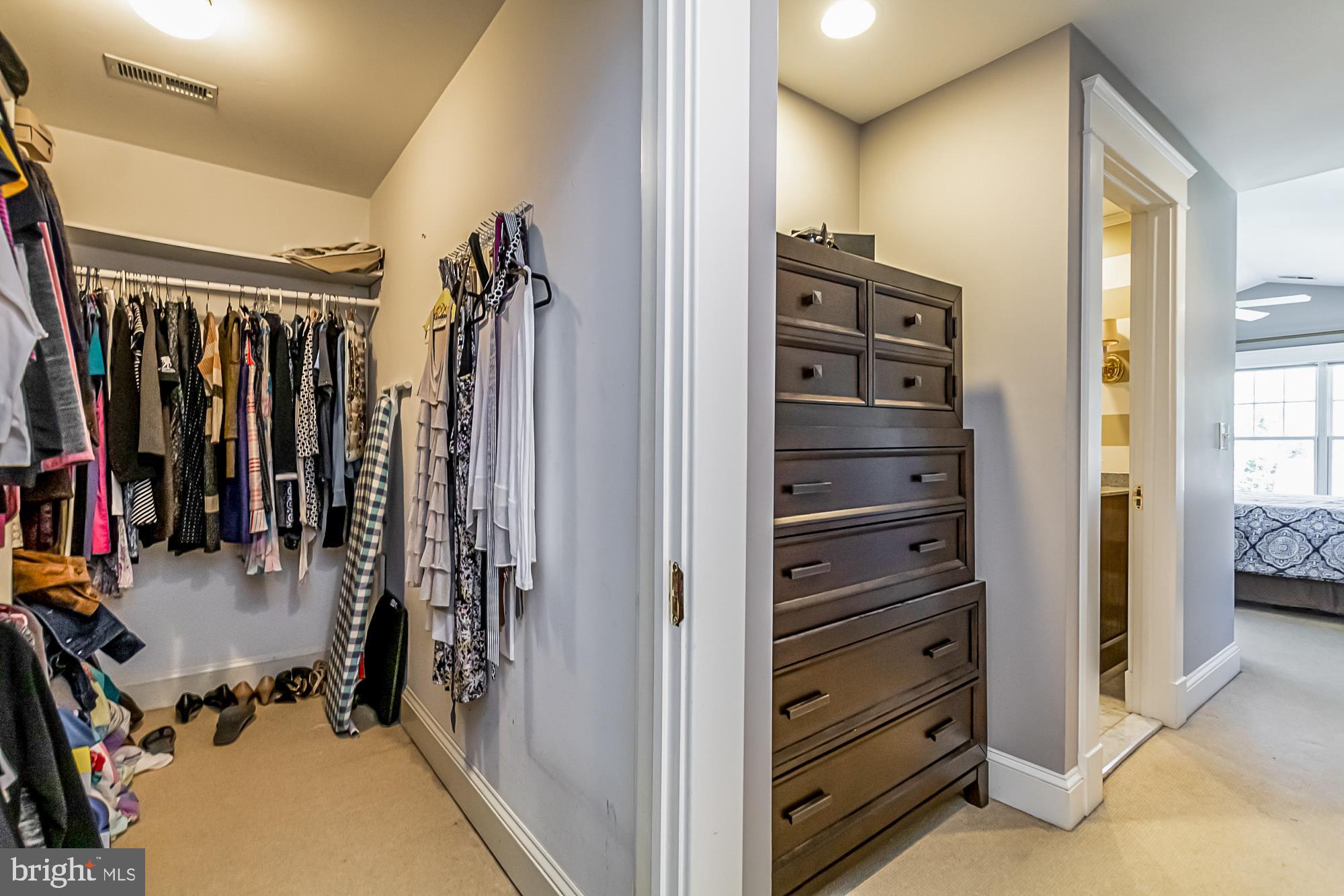 LAKE WALKER - Residential