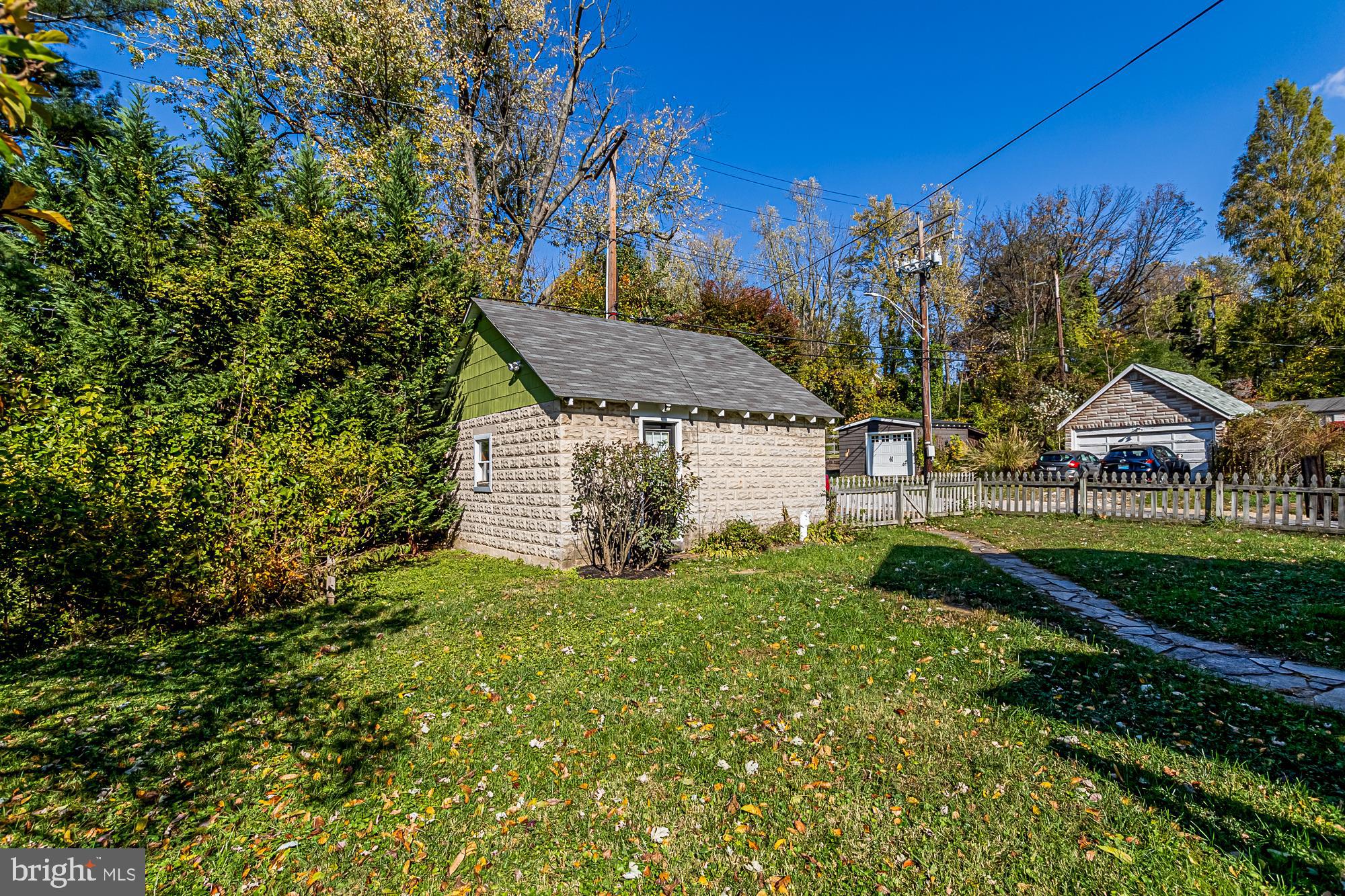 LAKE WALKER - Residential