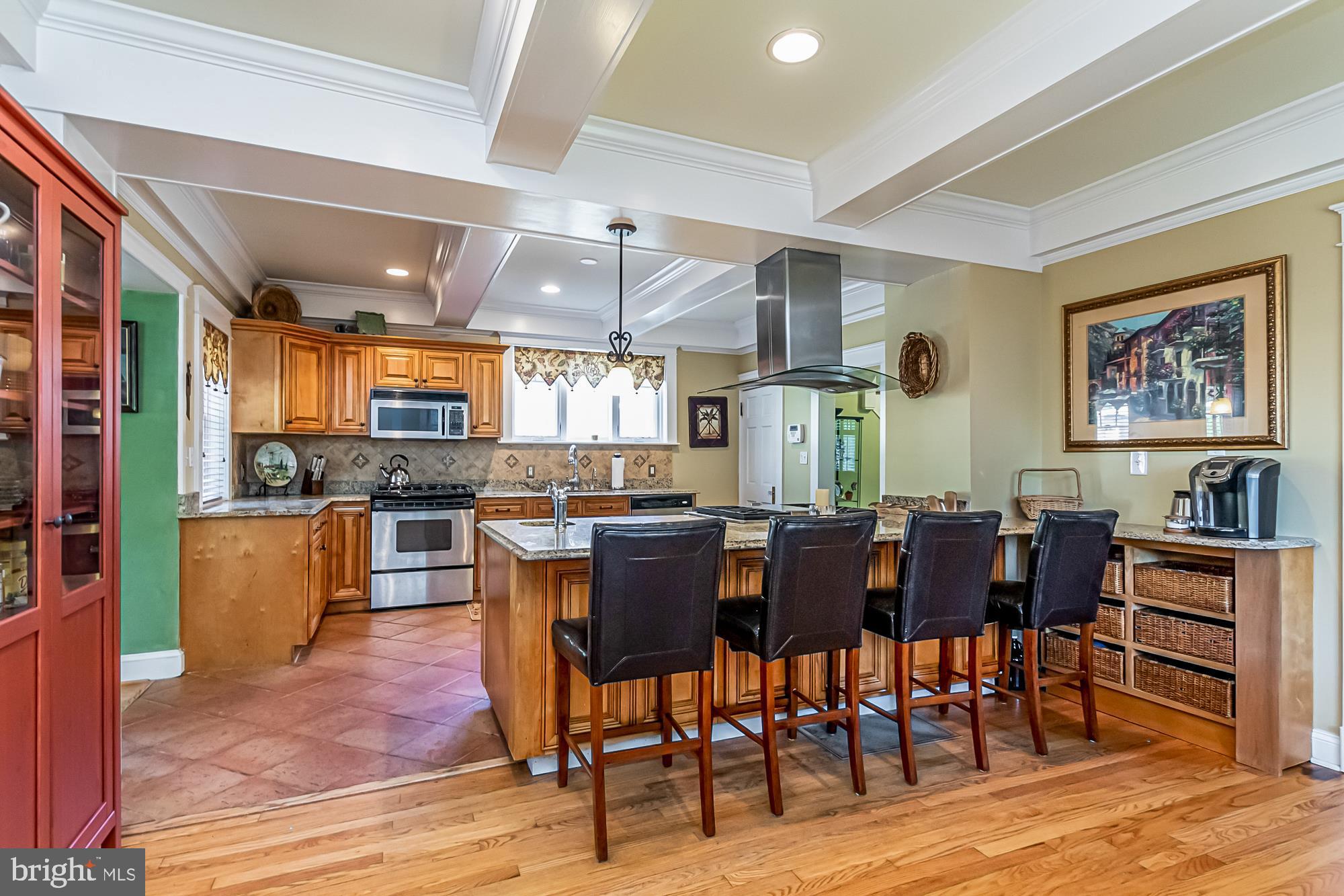 LAKE WALKER - Residential