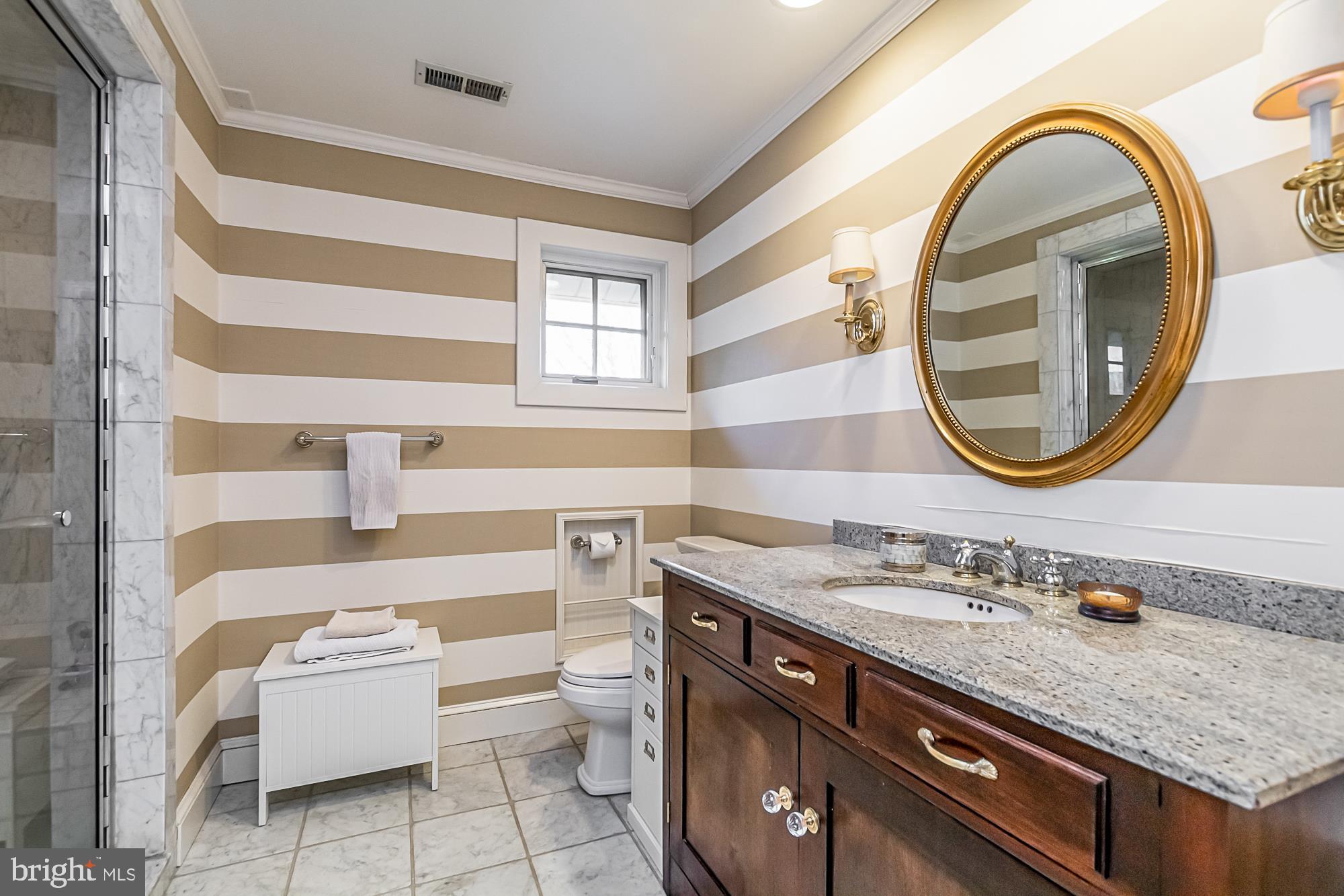 LAKE WALKER - Residential