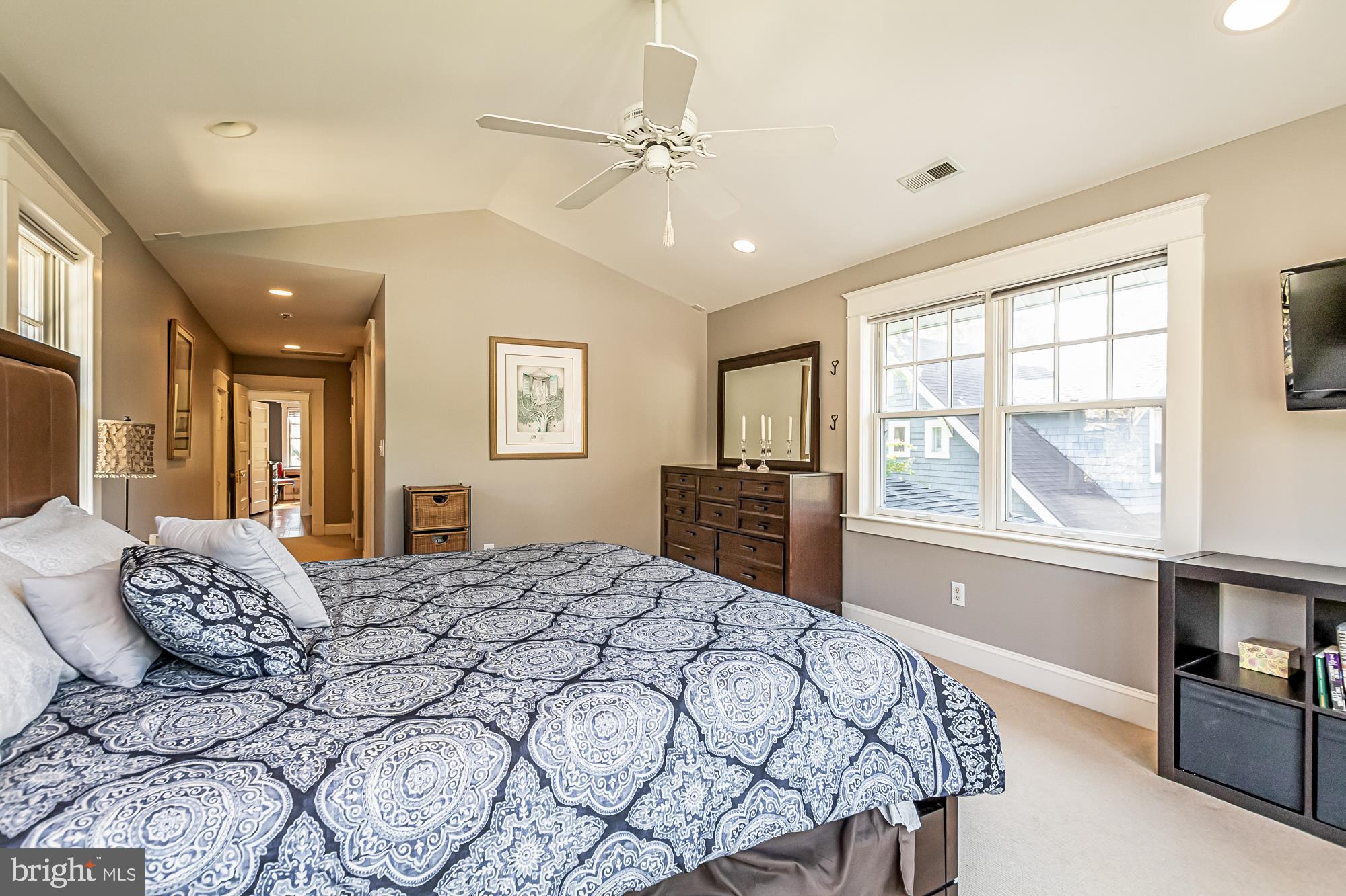 LAKE WALKER - Residential