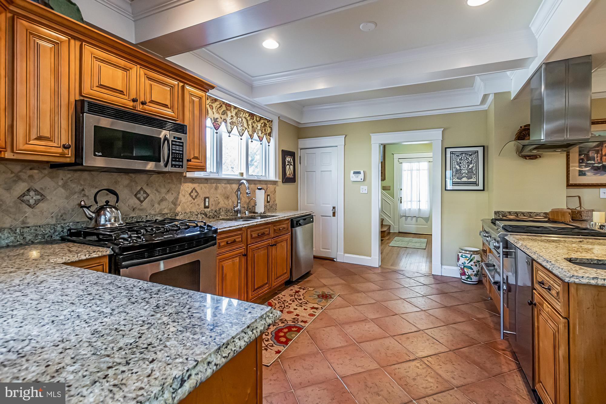 LAKE WALKER - Residential