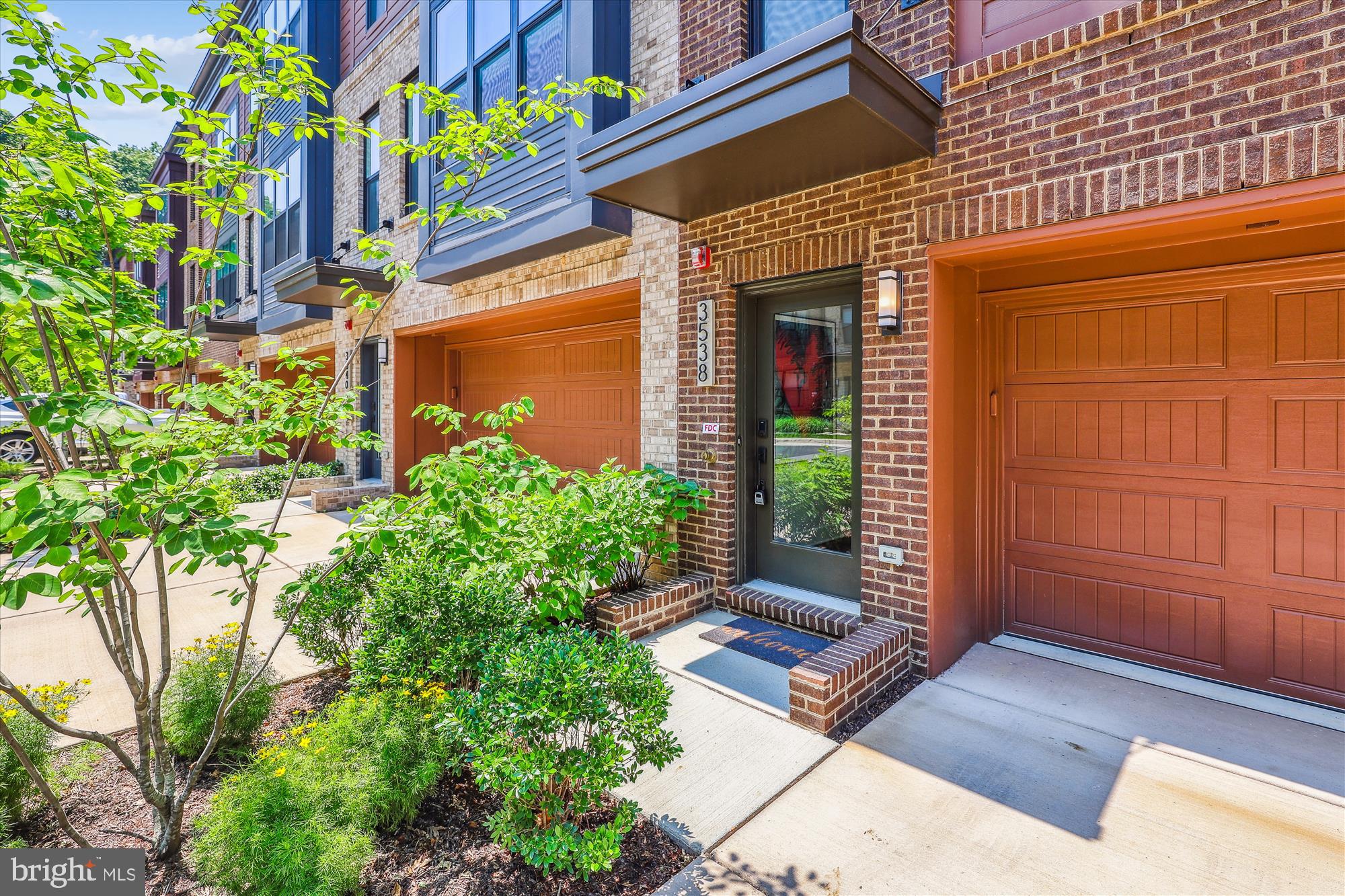 3538 SUTTON HEIGHTS CIRCLE