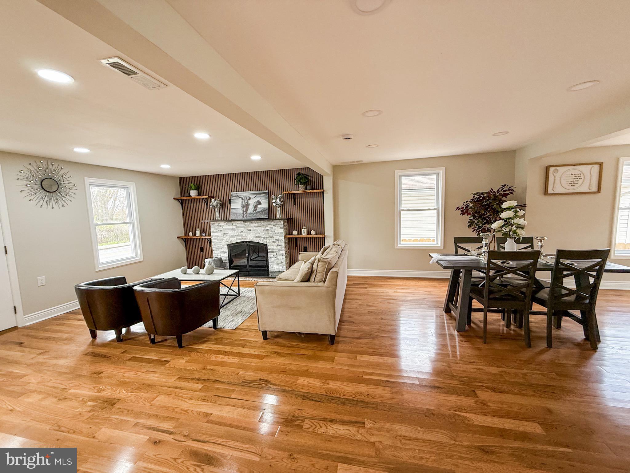 1301 NEWPORT GAP PIKE