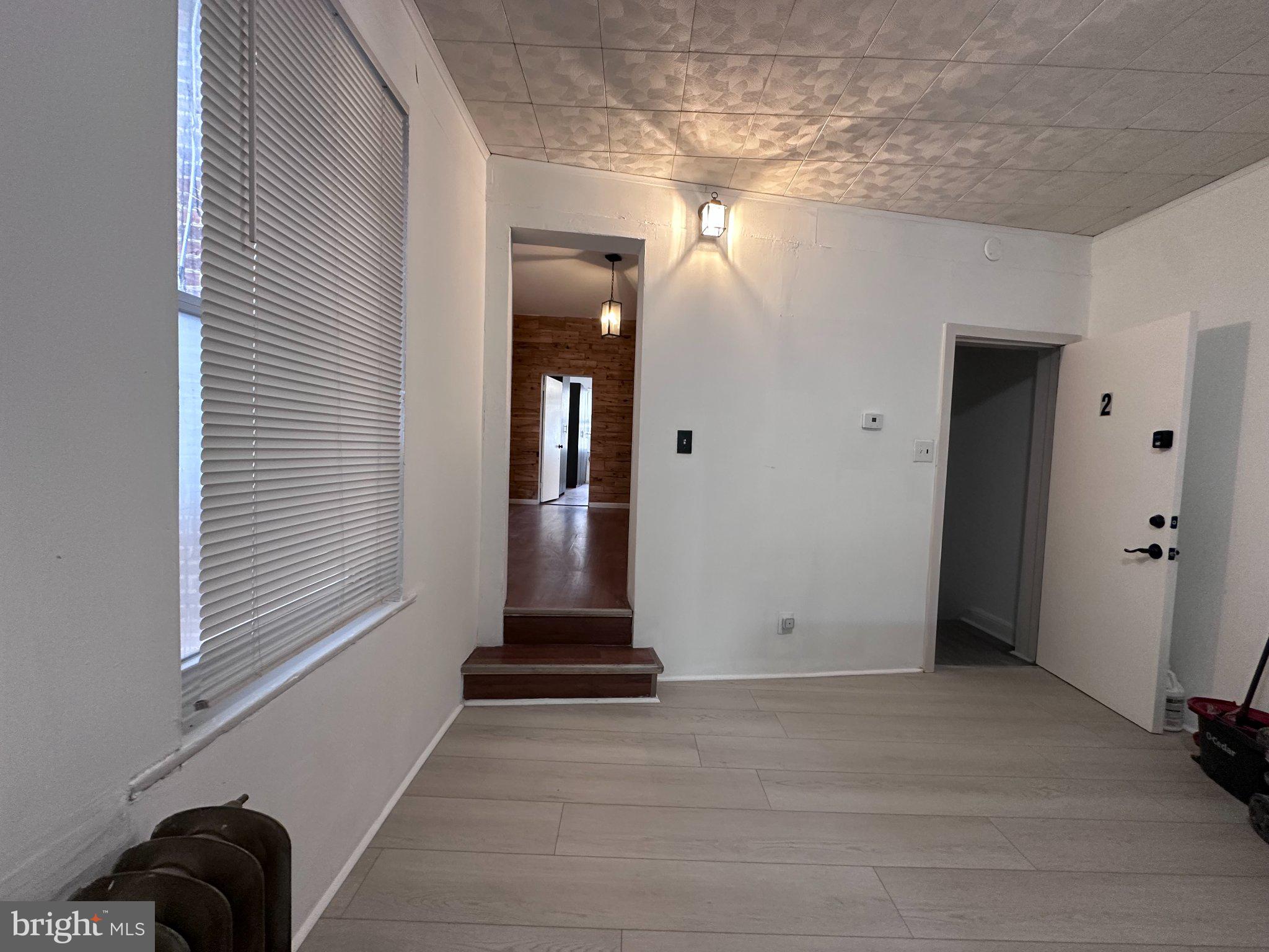 909 S 8TH STREET 2ND FL