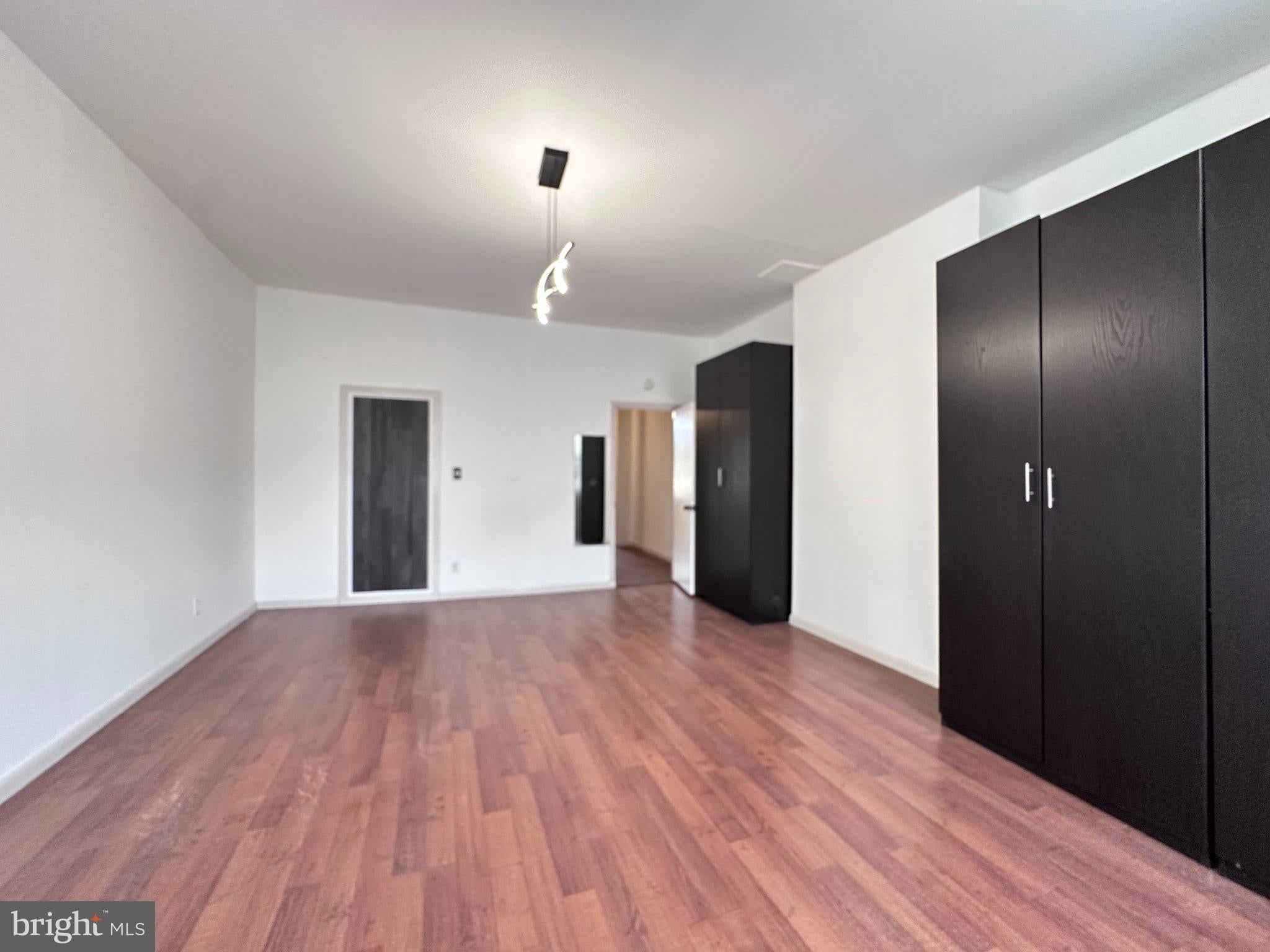 909 S 8TH STREET 2ND FL