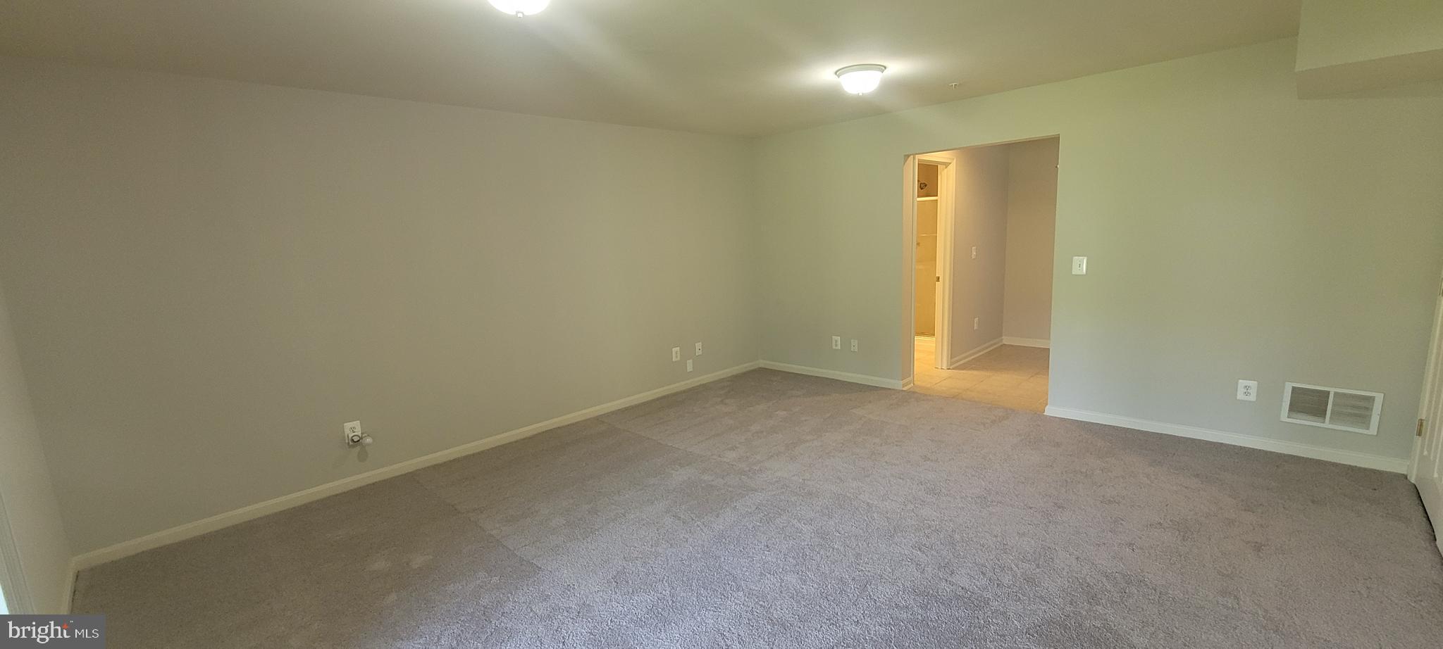 CARROLLWOOD MANOR - Residential