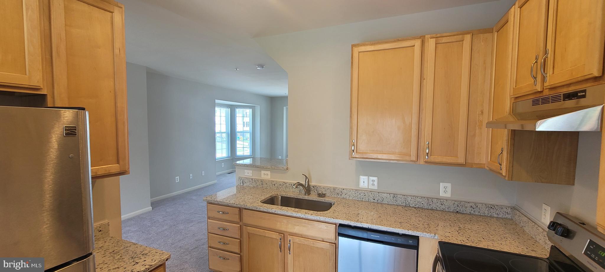 CARROLLWOOD MANOR - Residential