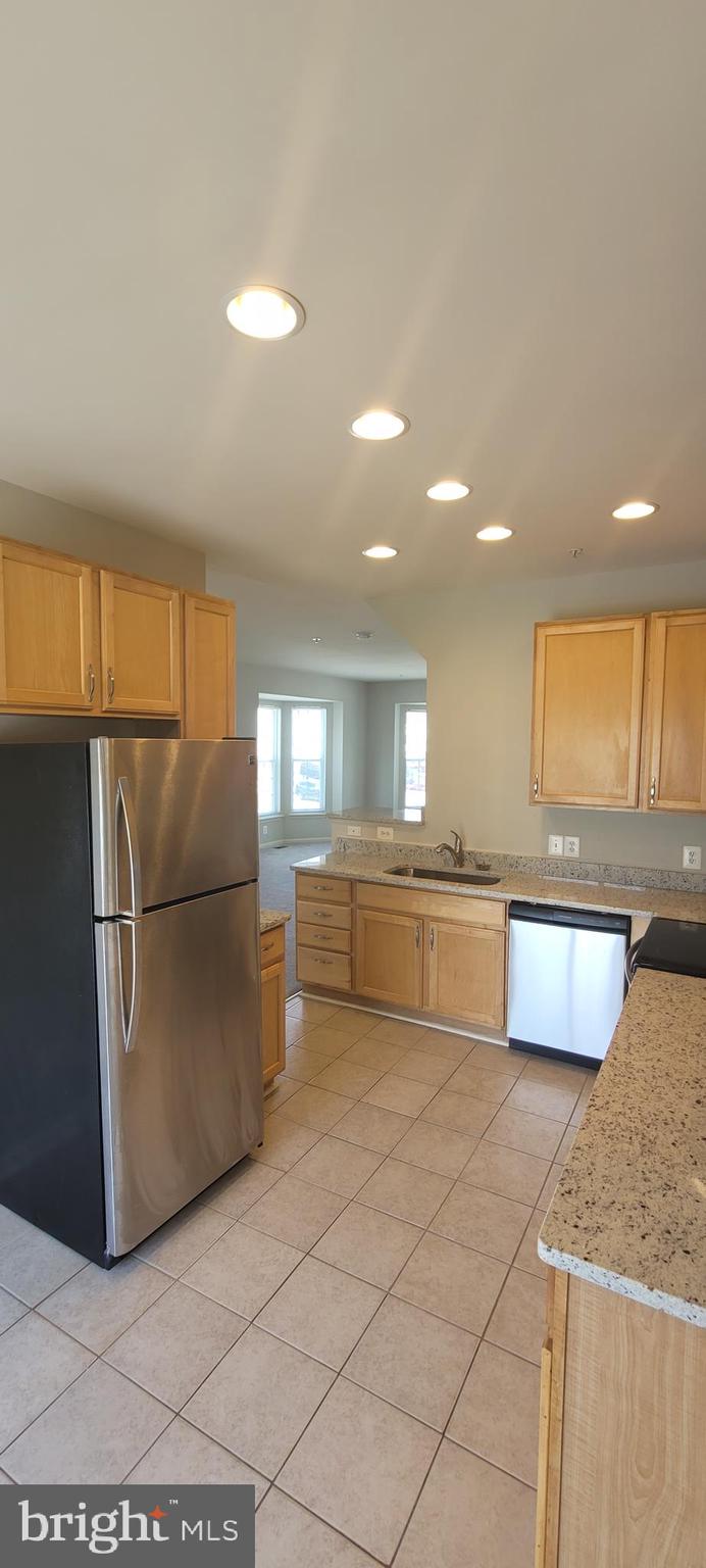 CARROLLWOOD MANOR - Residential