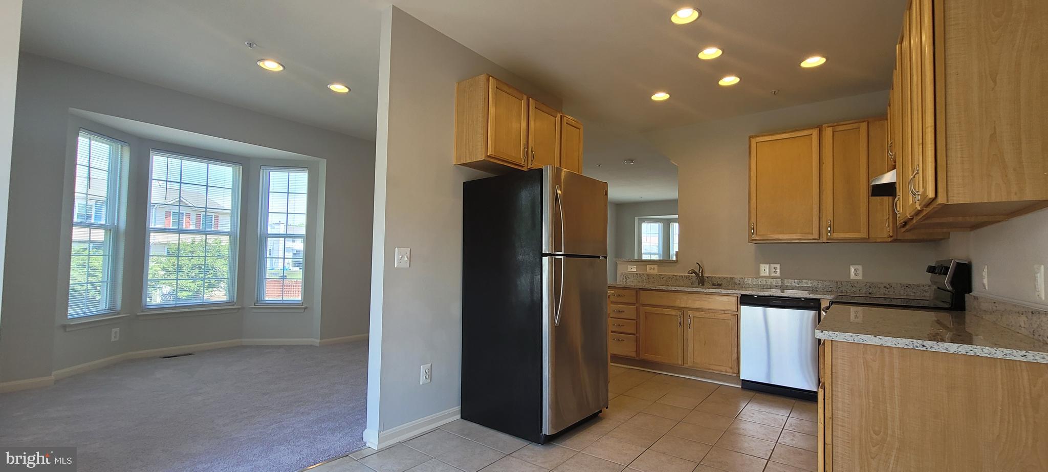 CARROLLWOOD MANOR - Residential