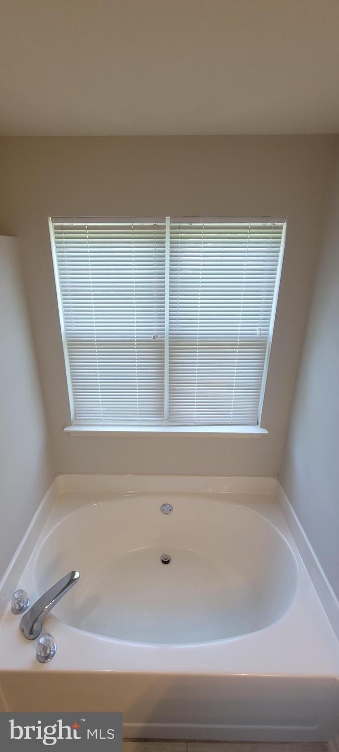 CARROLLWOOD MANOR - Residential