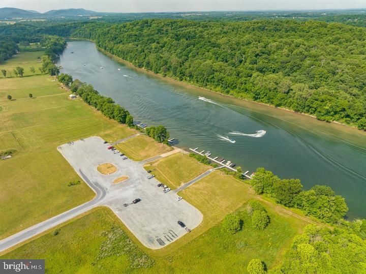 CROSSINGS ON THE POTOMAC - Residential