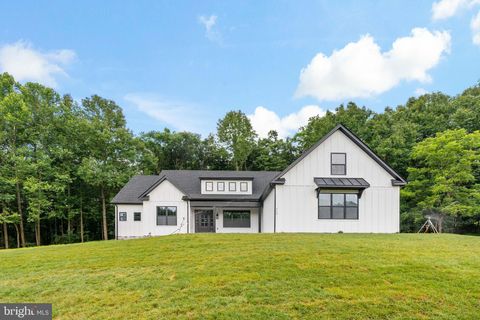 119 PISCATAWAY LANE HEDGESVILLE WV 25427