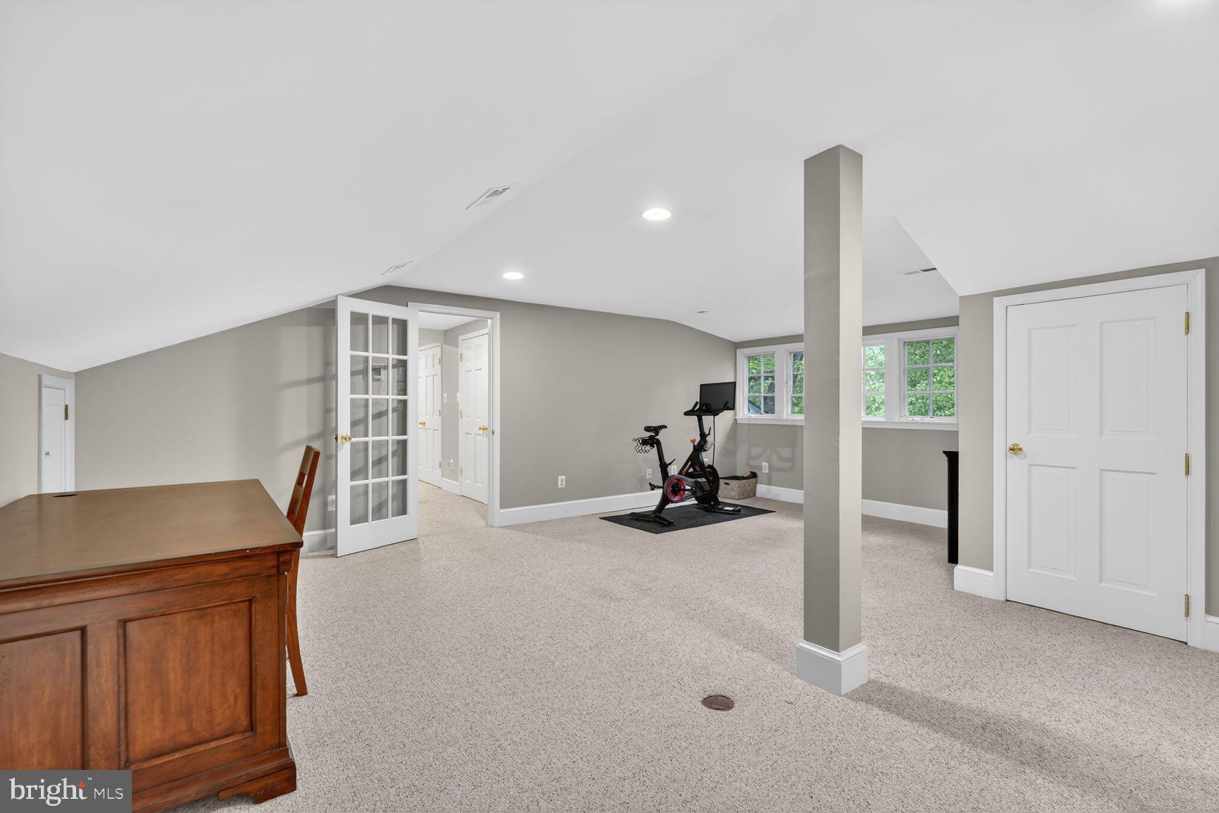 BELLEVUE FOREST - Residential