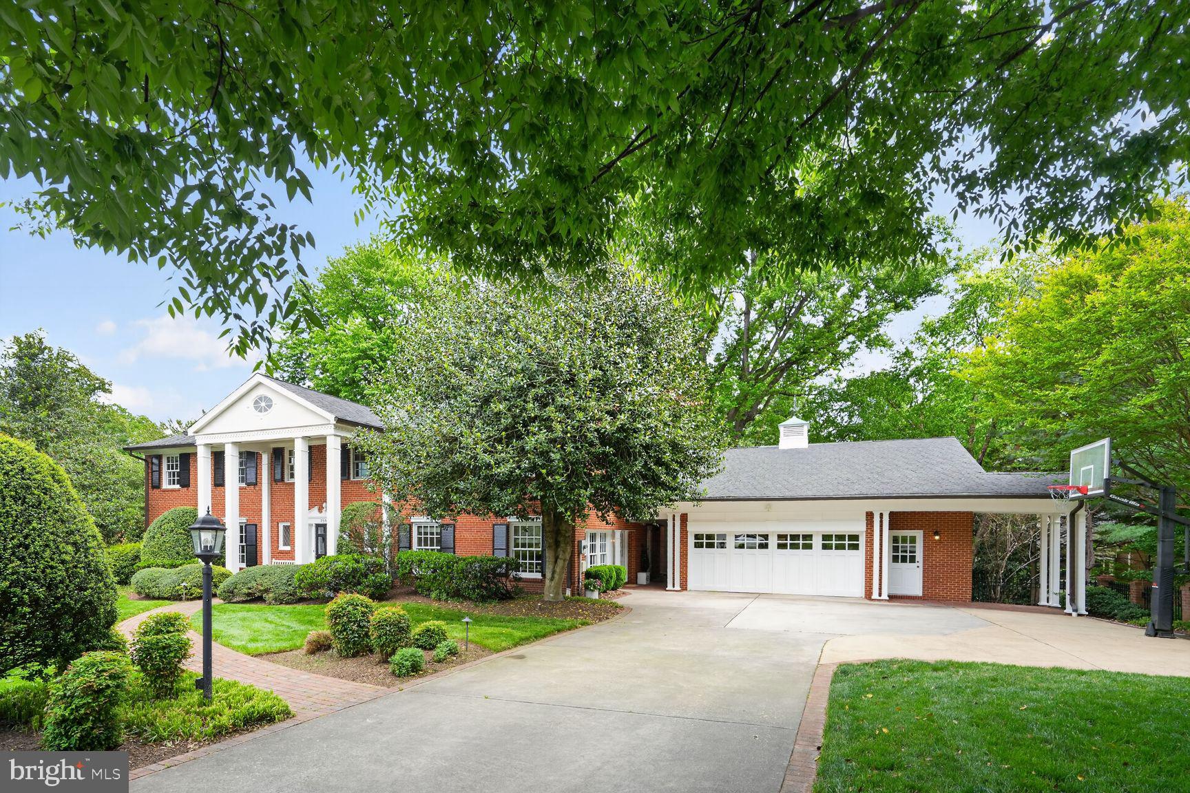 BELLEVUE FOREST - Residential