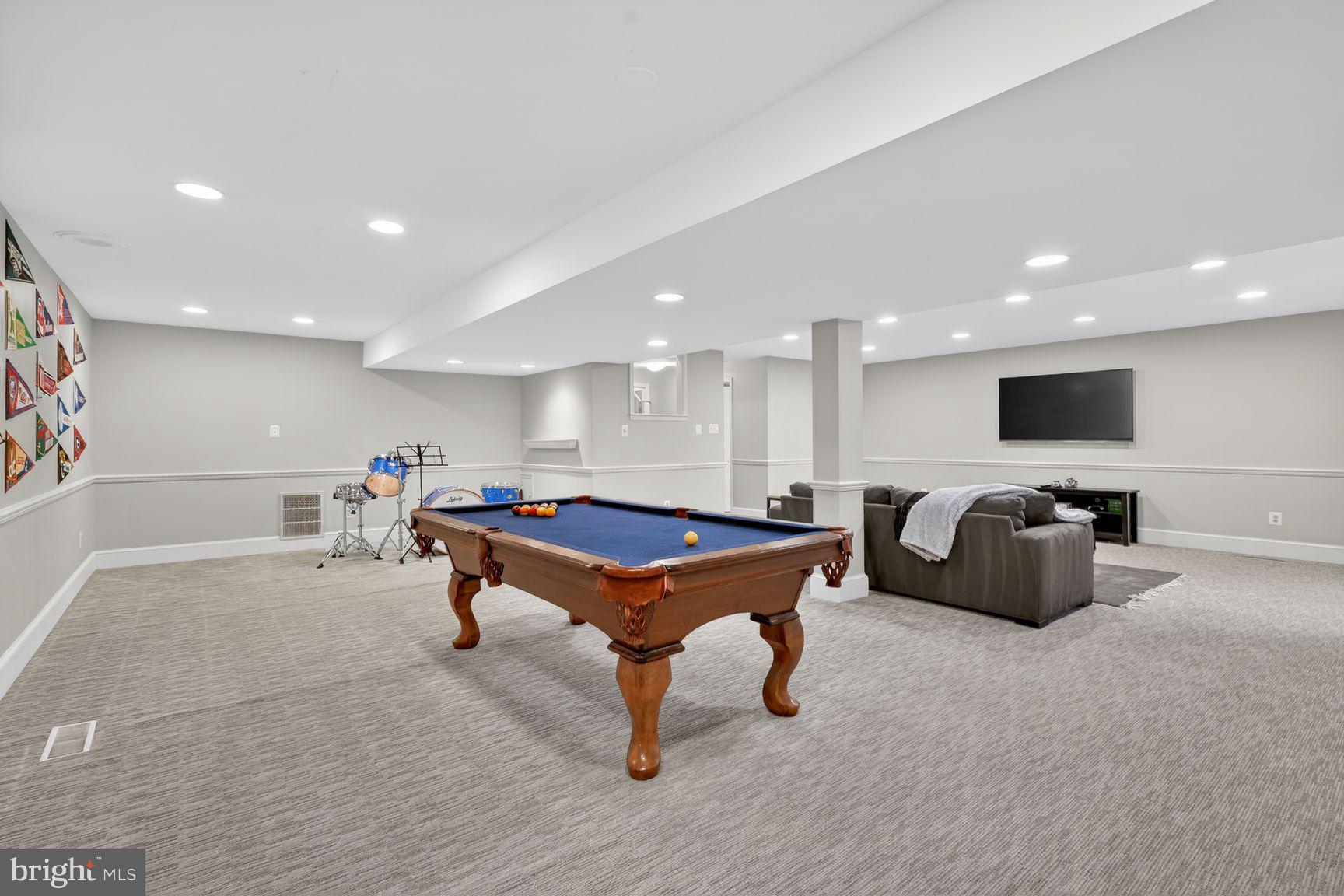BELLEVUE FOREST - Residential