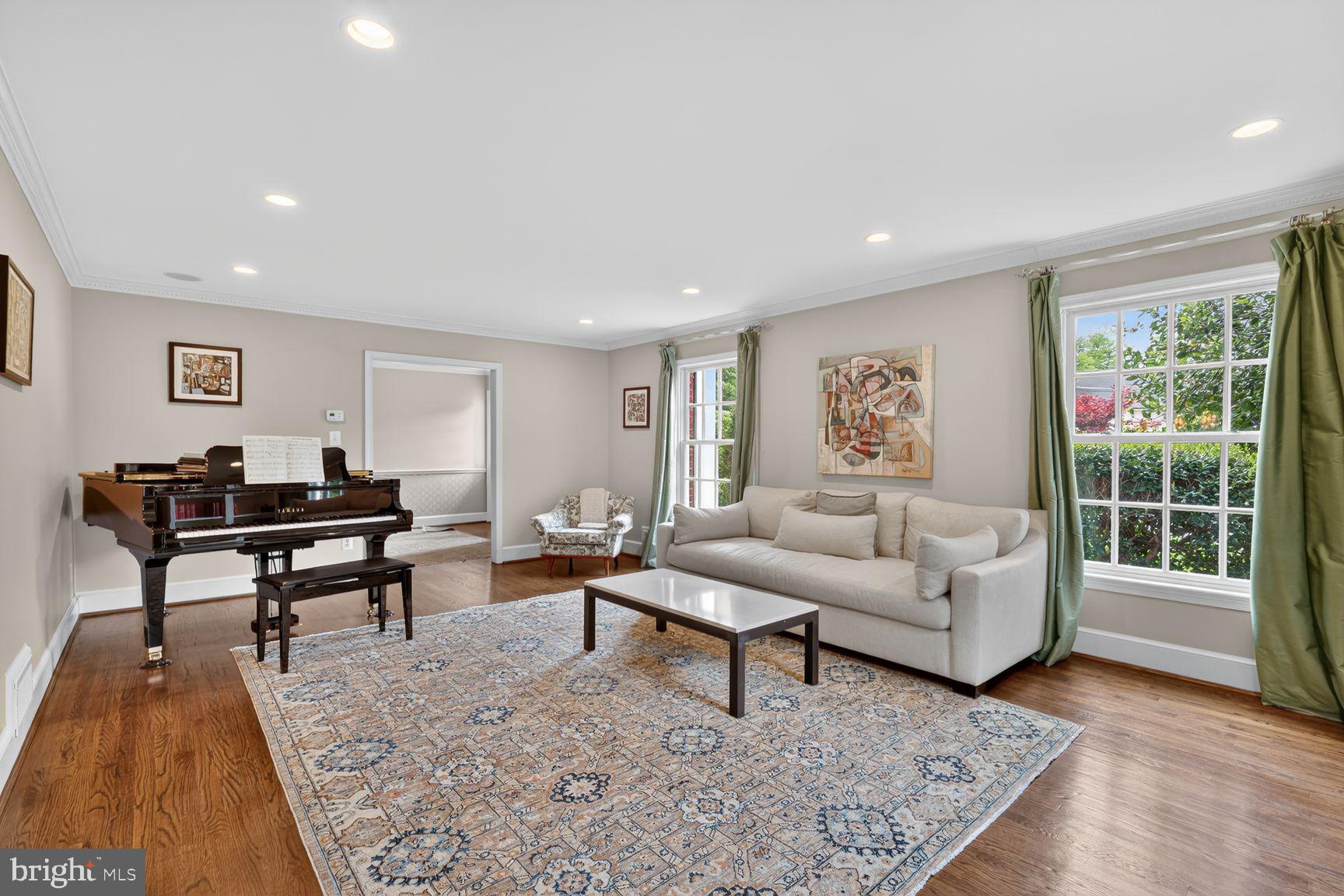 BELLEVUE FOREST - Residential