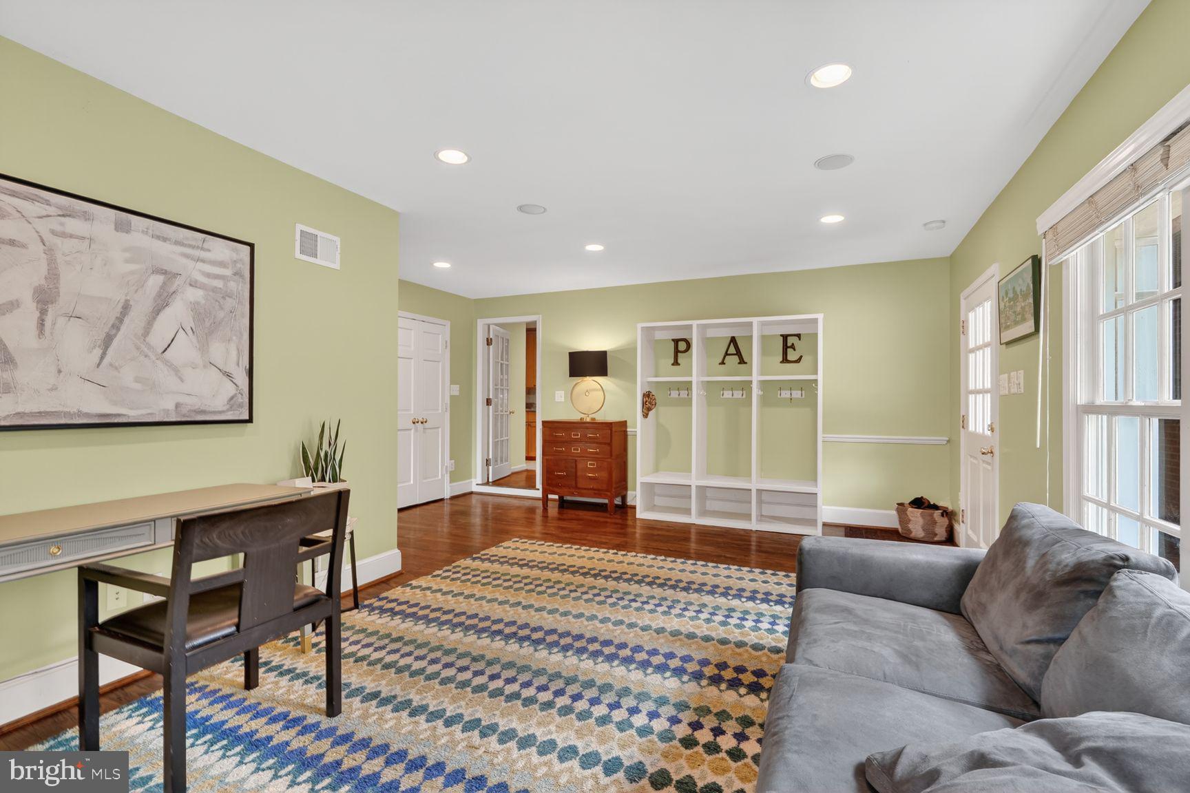 BELLEVUE FOREST - Residential
