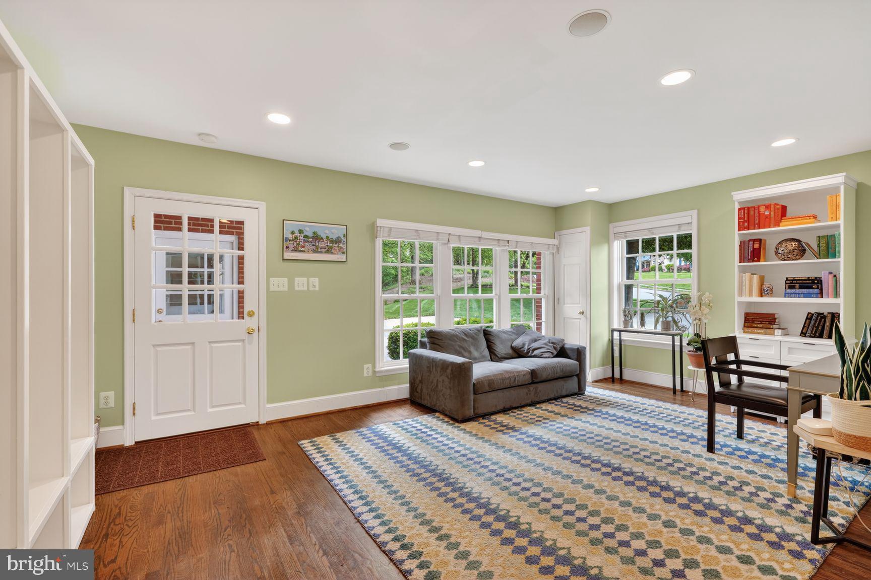 BELLEVUE FOREST - Residential