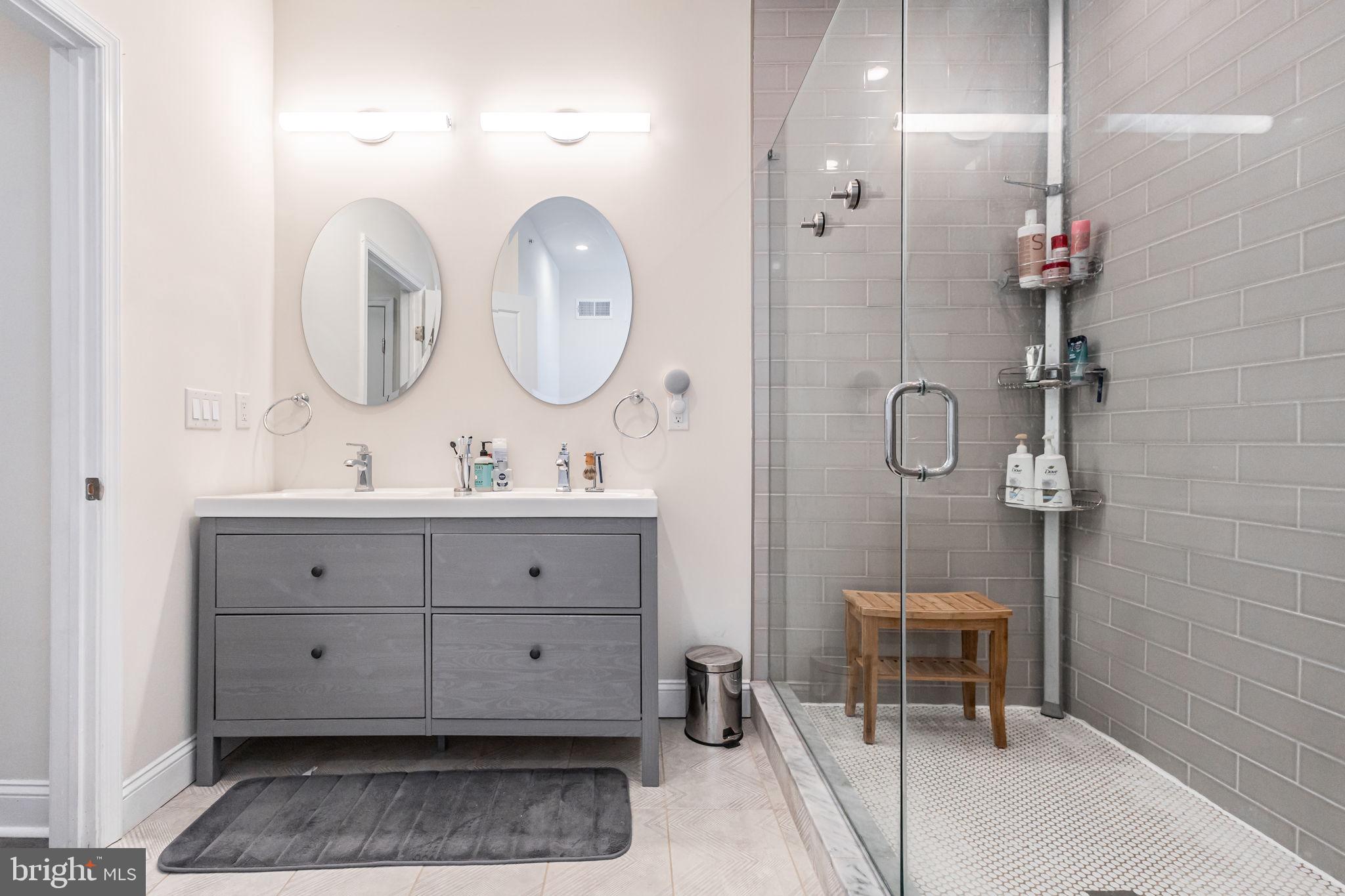 EAST PASSYUNK CROSSING - Residential Lease