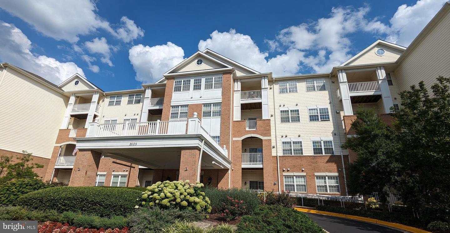 THE VILLAGE AT WAUGH CHAPEL - Residential
