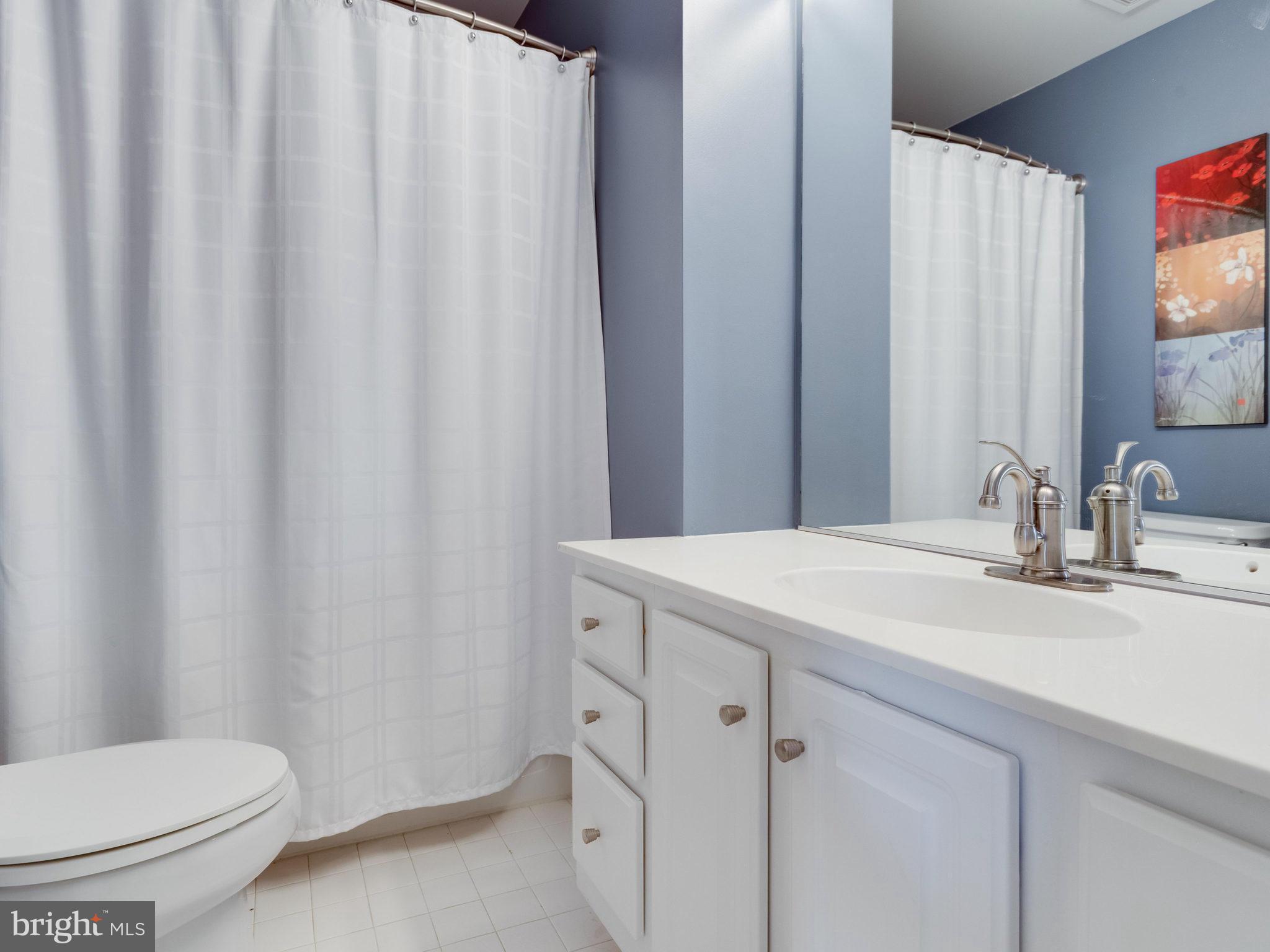 FAIR LAKES - Residential