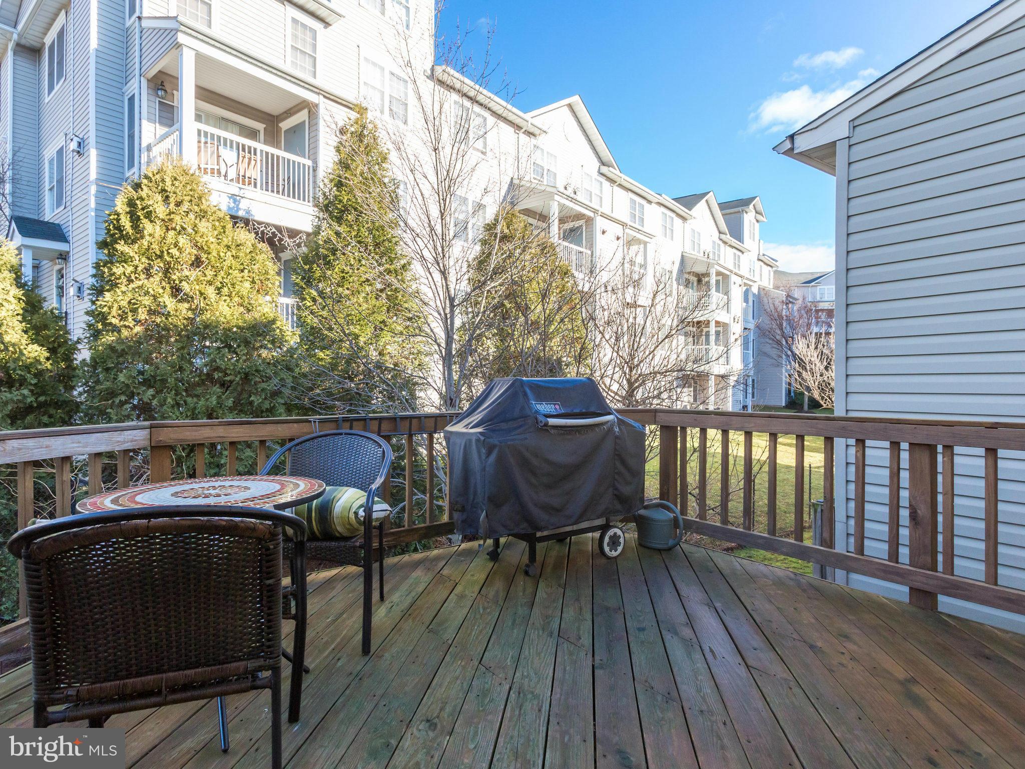 FAIR LAKES - Residential