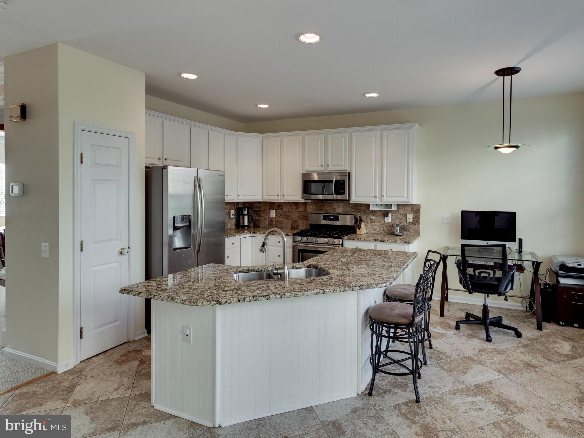 FAIR LAKES - Residential