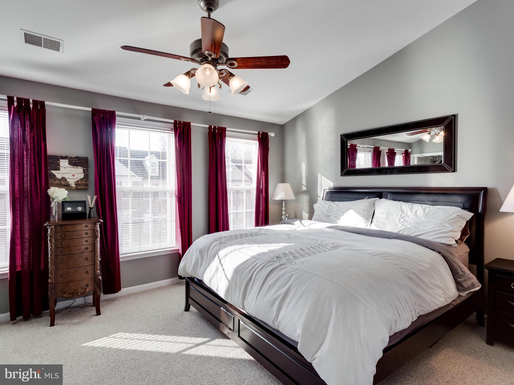 FAIR LAKES - Residential