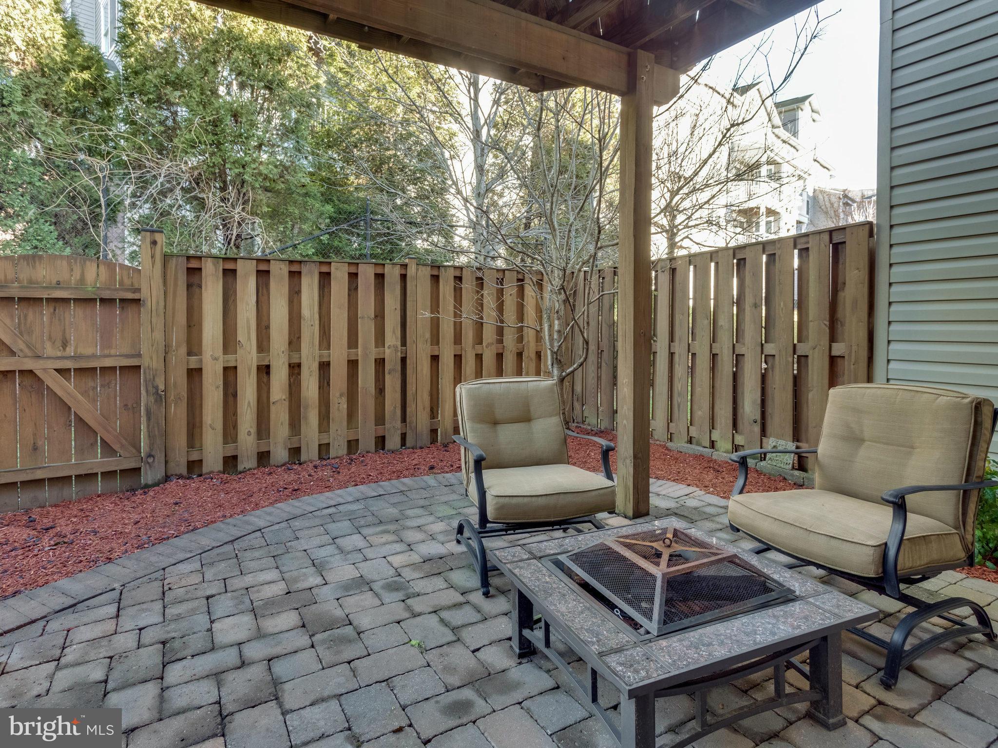 FAIR LAKES - Residential