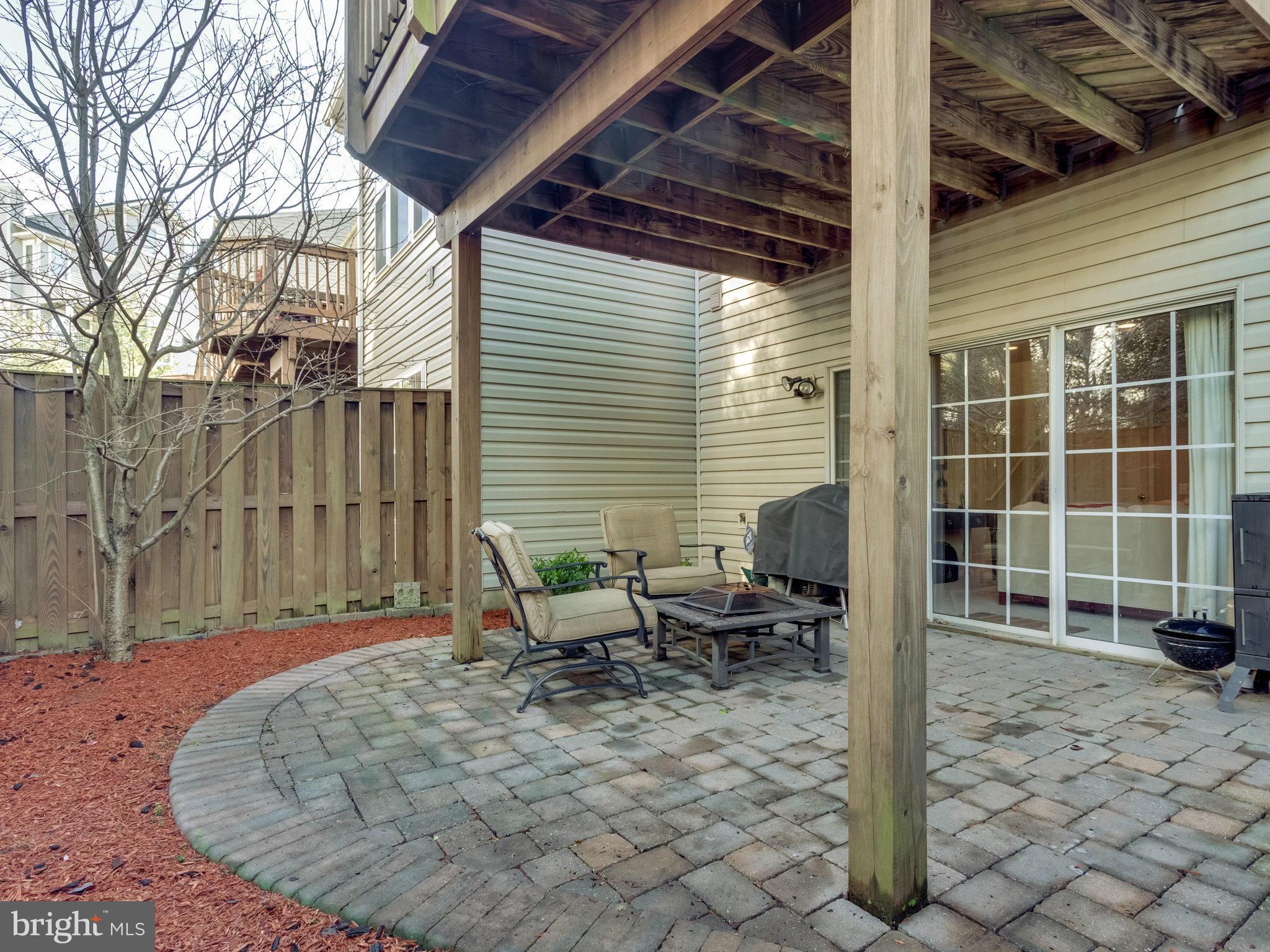 FAIR LAKES - Residential