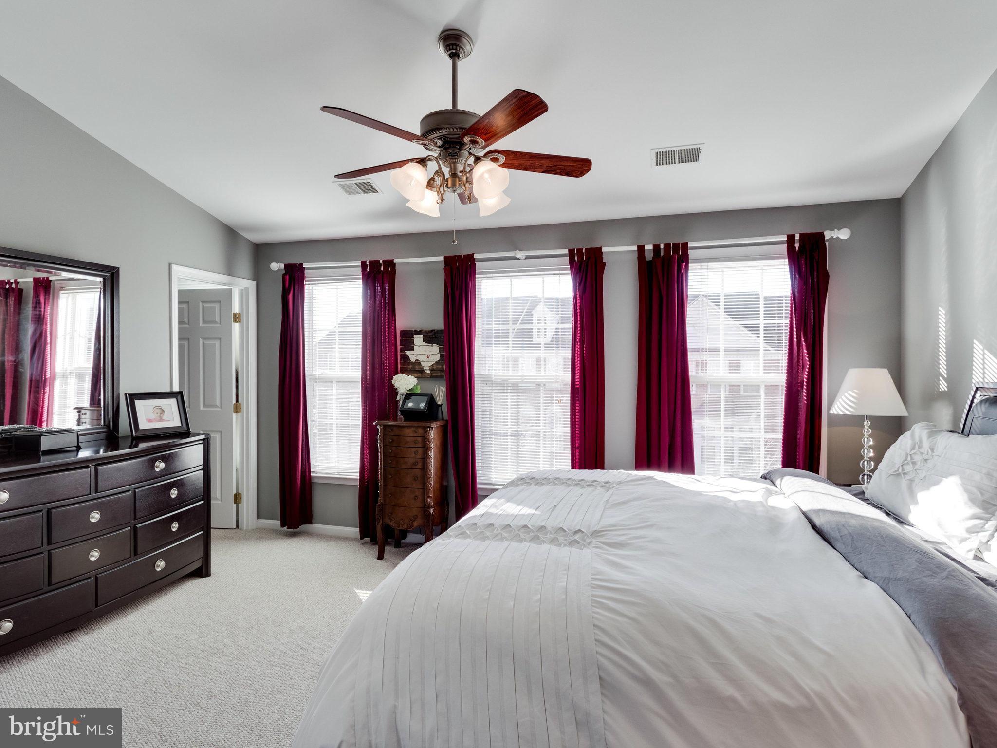 FAIR LAKES - Residential