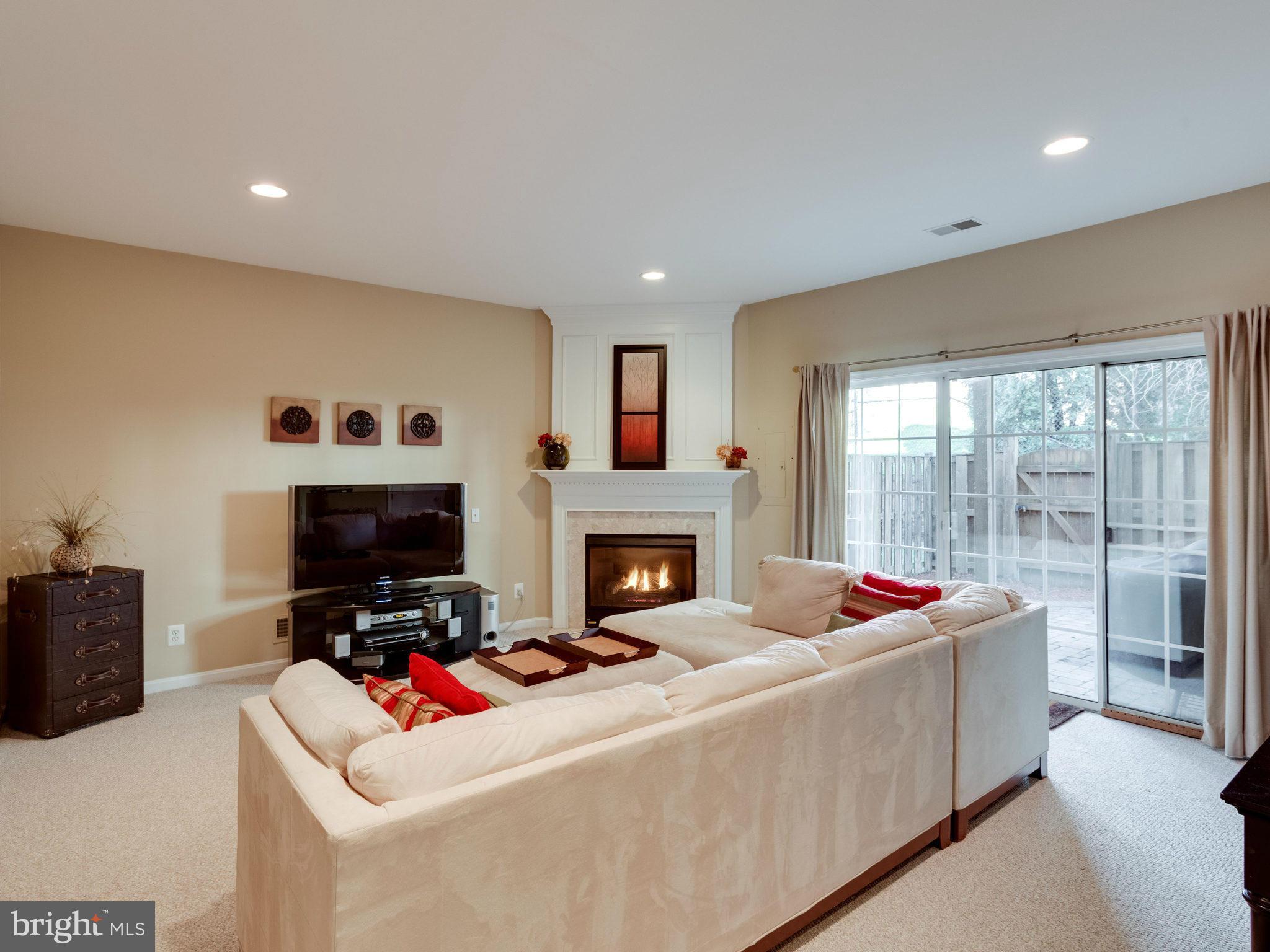 FAIR LAKES - Residential