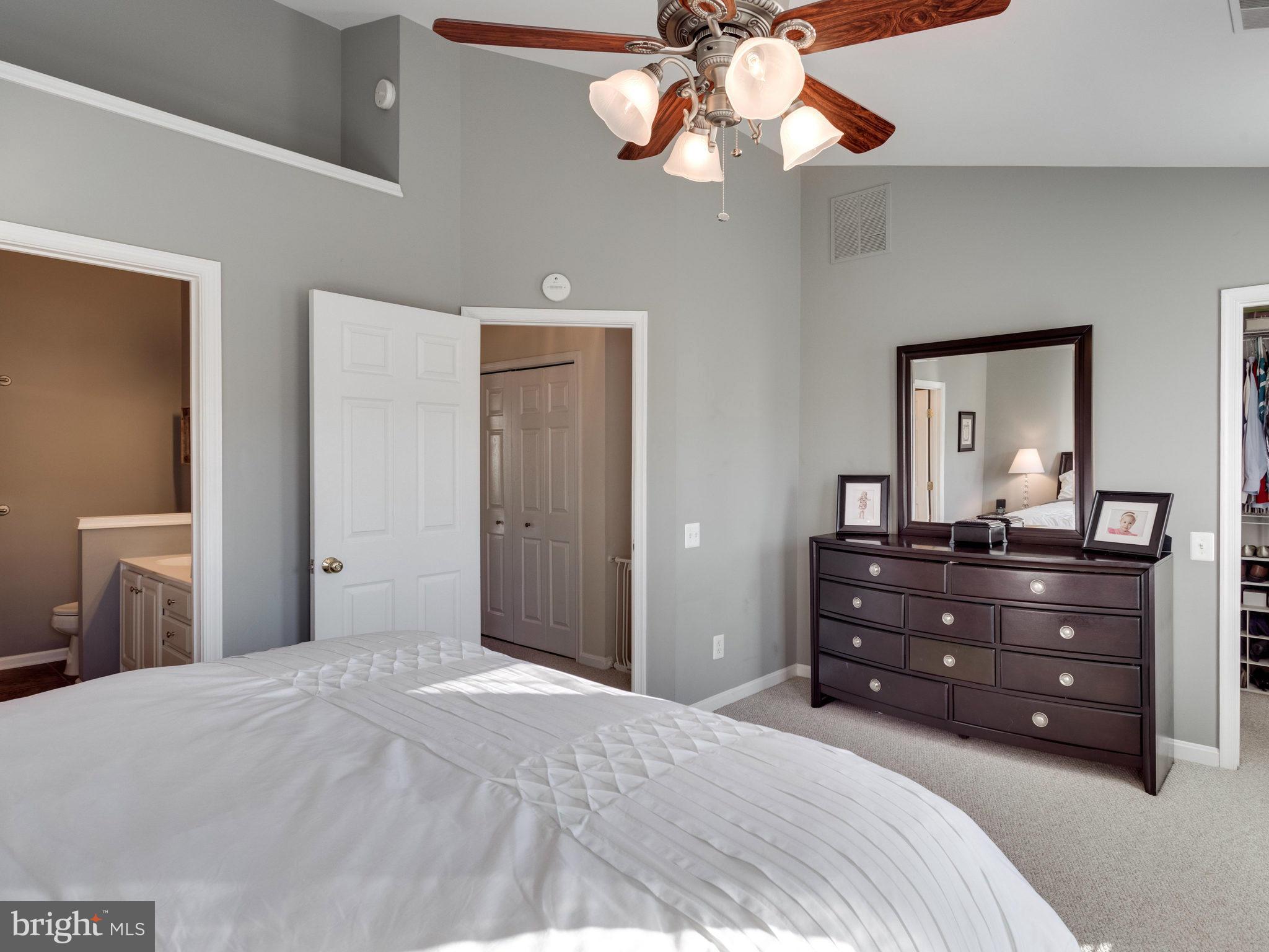 FAIR LAKES - Residential