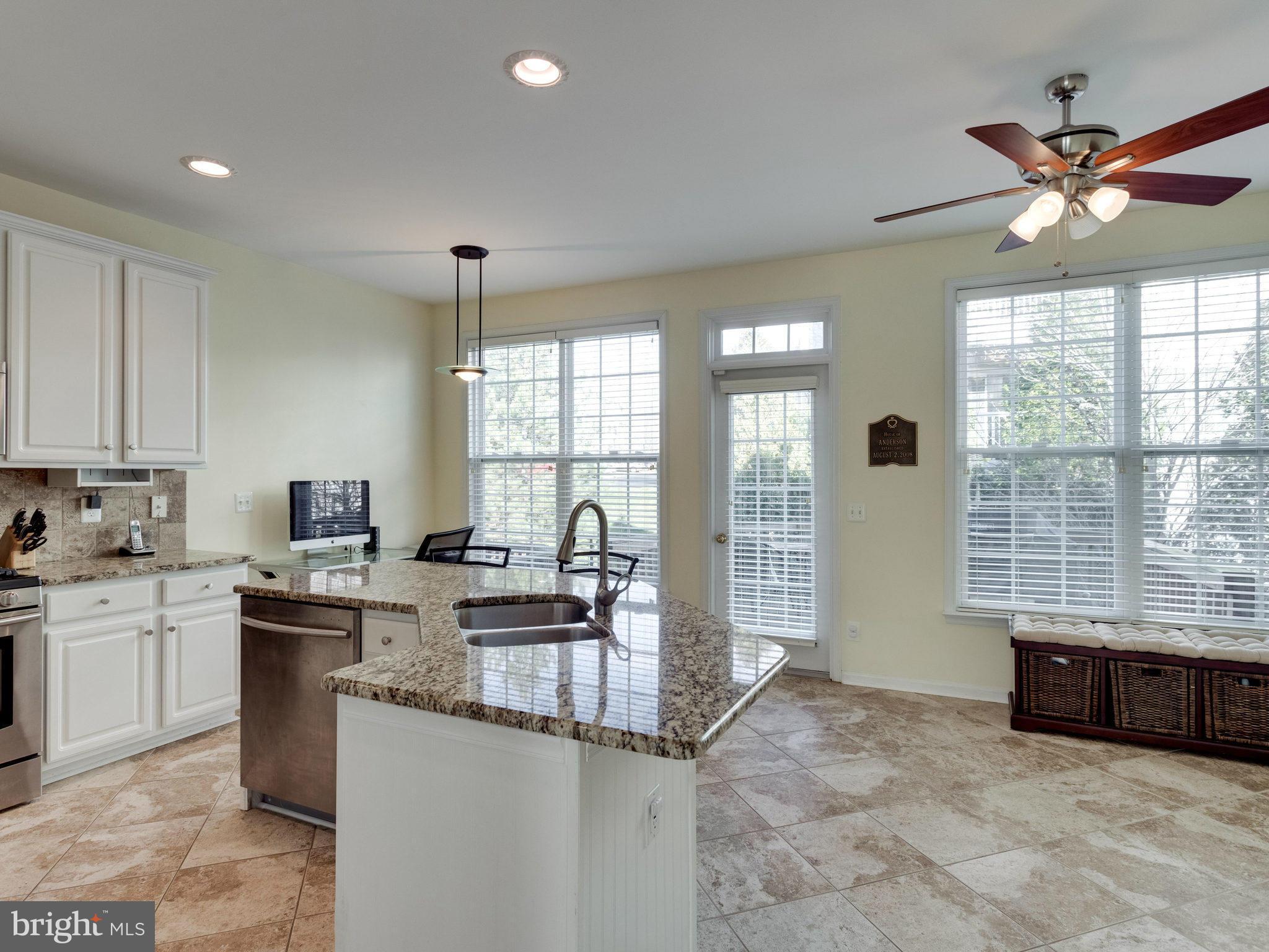 FAIR LAKES - Residential