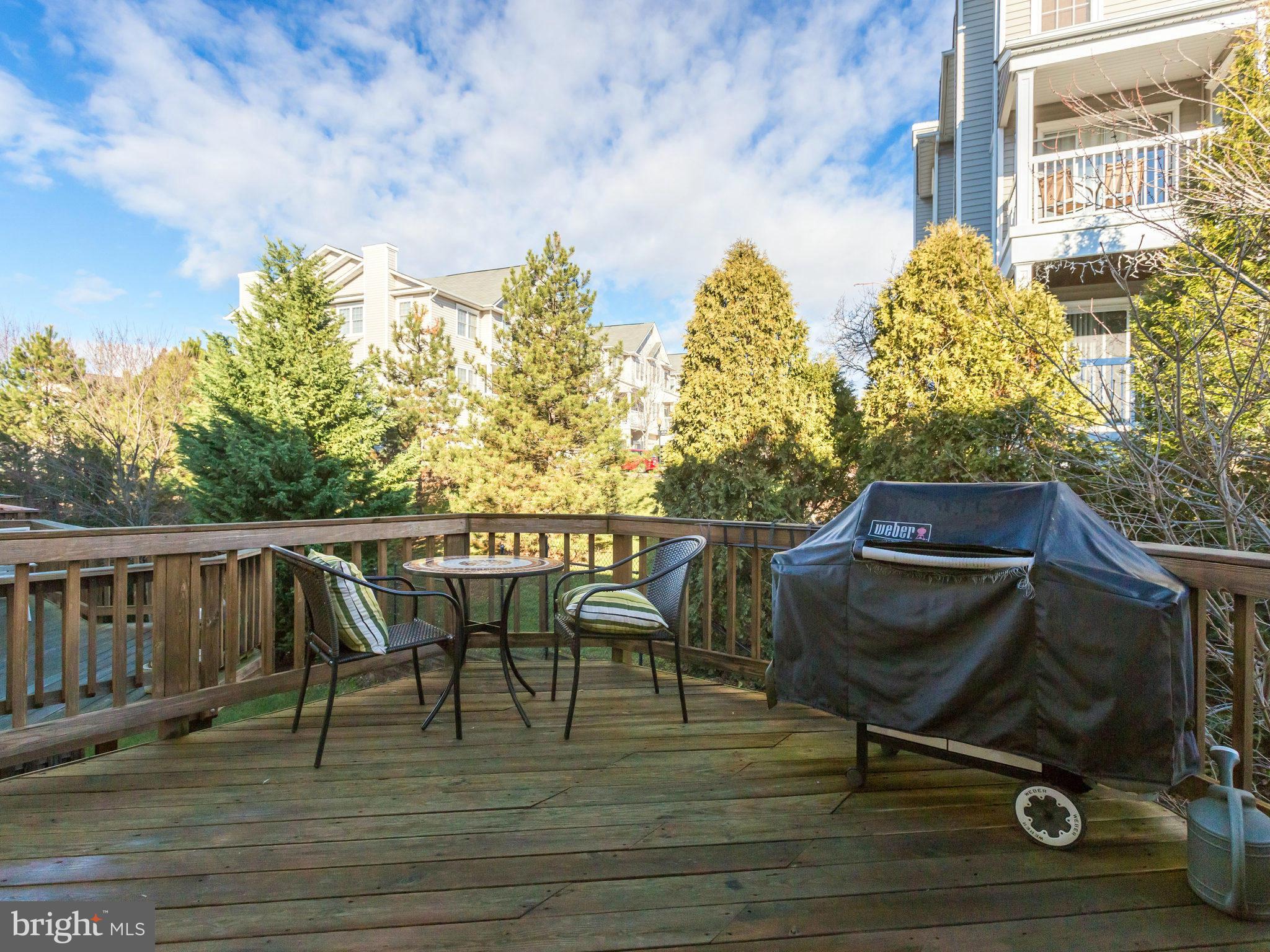 FAIR LAKES - Residential