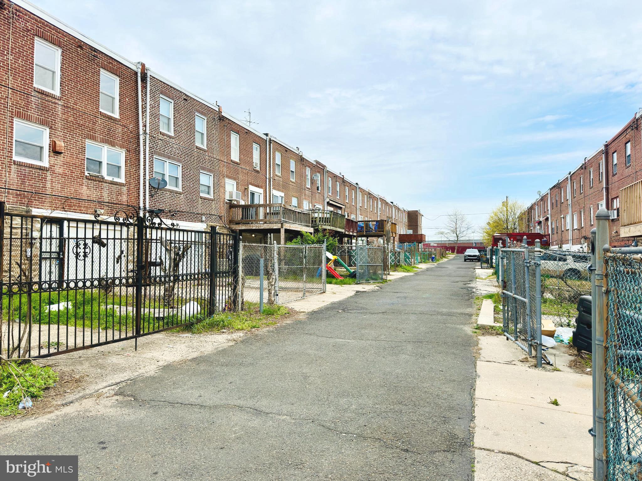 WEST OAK LANE - Residential