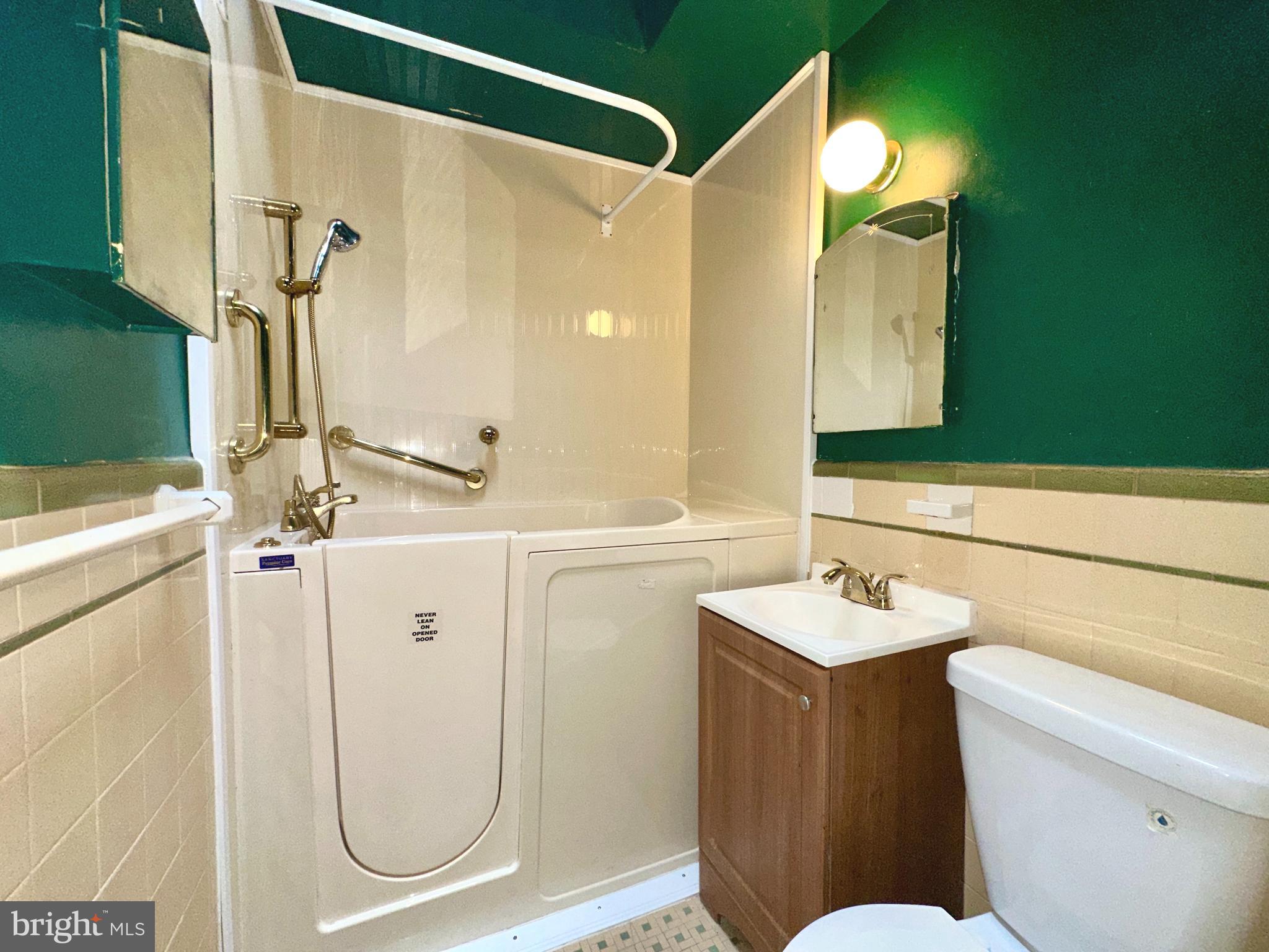 WEST OAK LANE - Residential