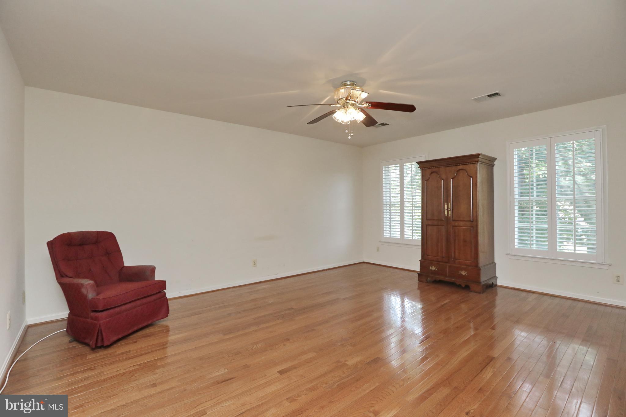 KINGS GRANT - Residential