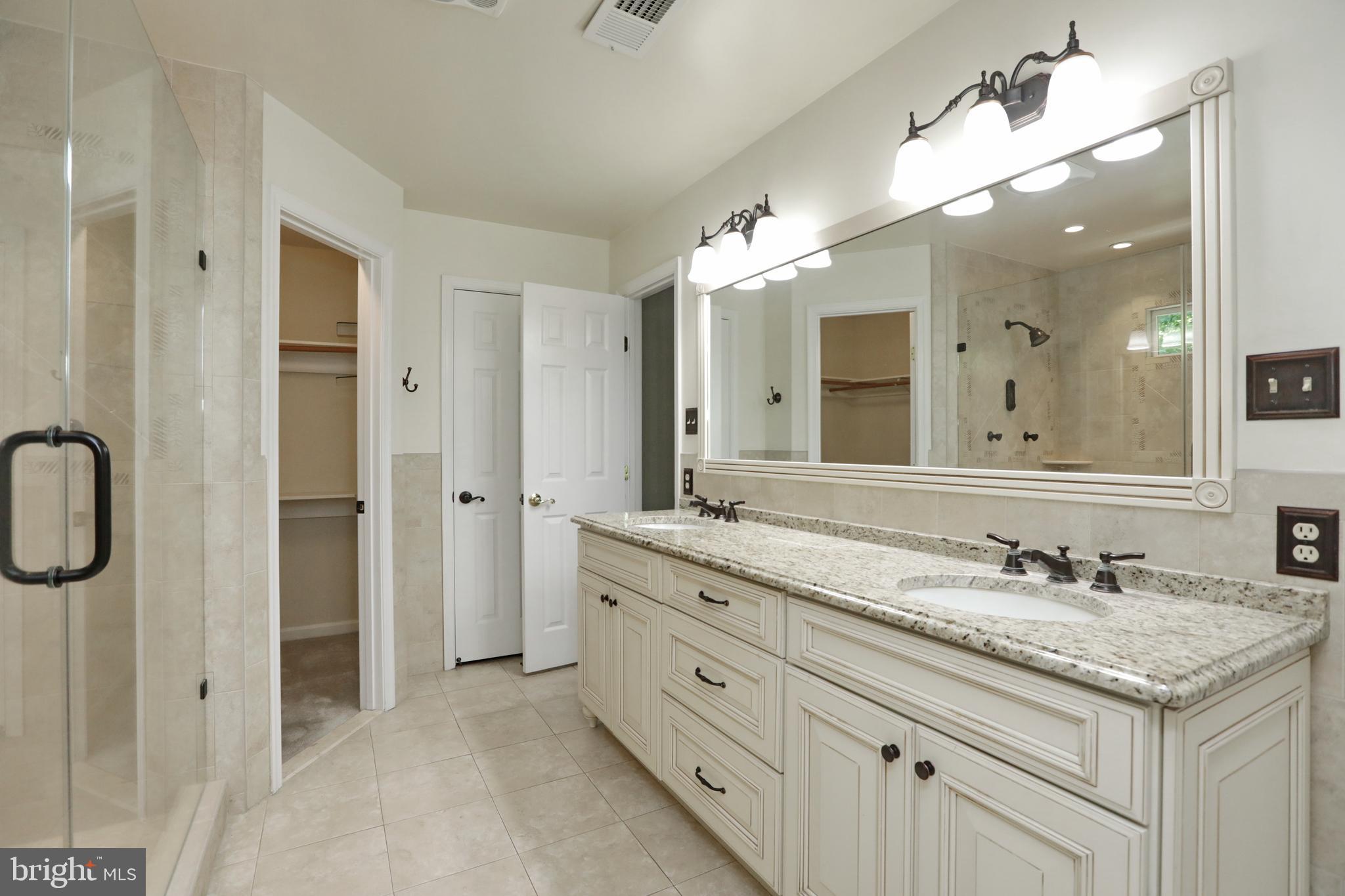 KINGS GRANT - Residential