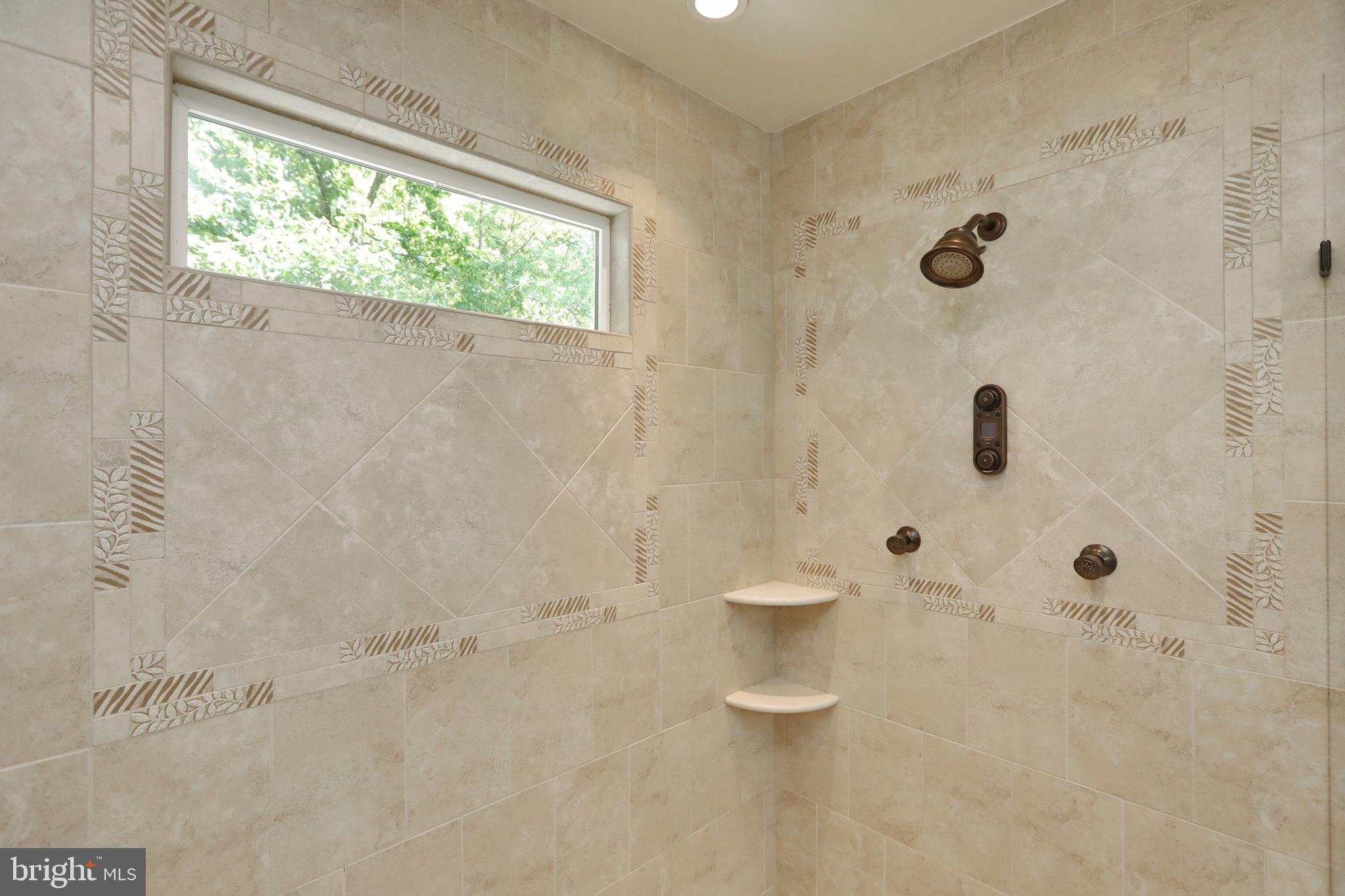 KINGS GRANT - Residential