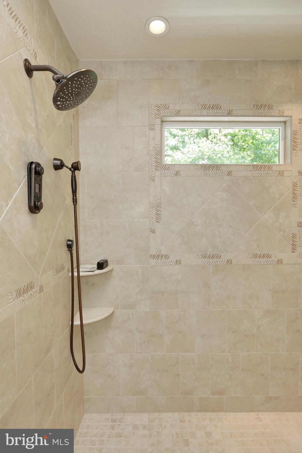 KINGS GRANT - Residential