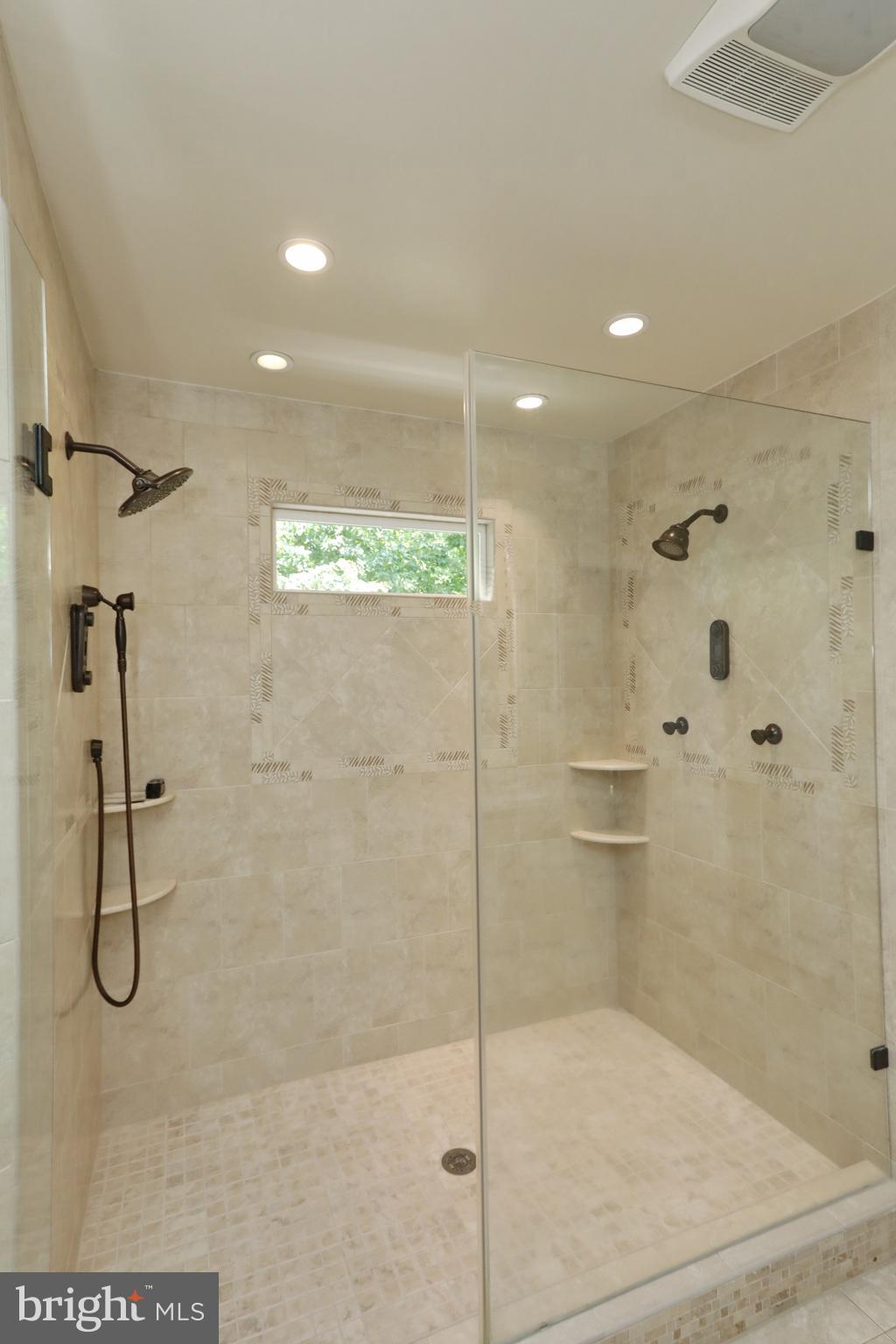 KINGS GRANT - Residential