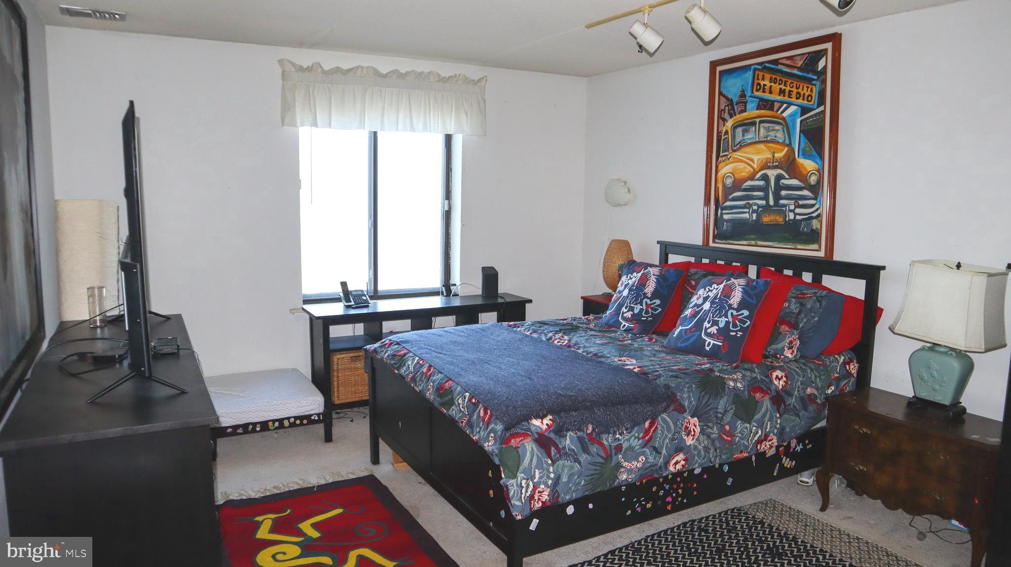 VALLEY FORGE TOWER - Residential