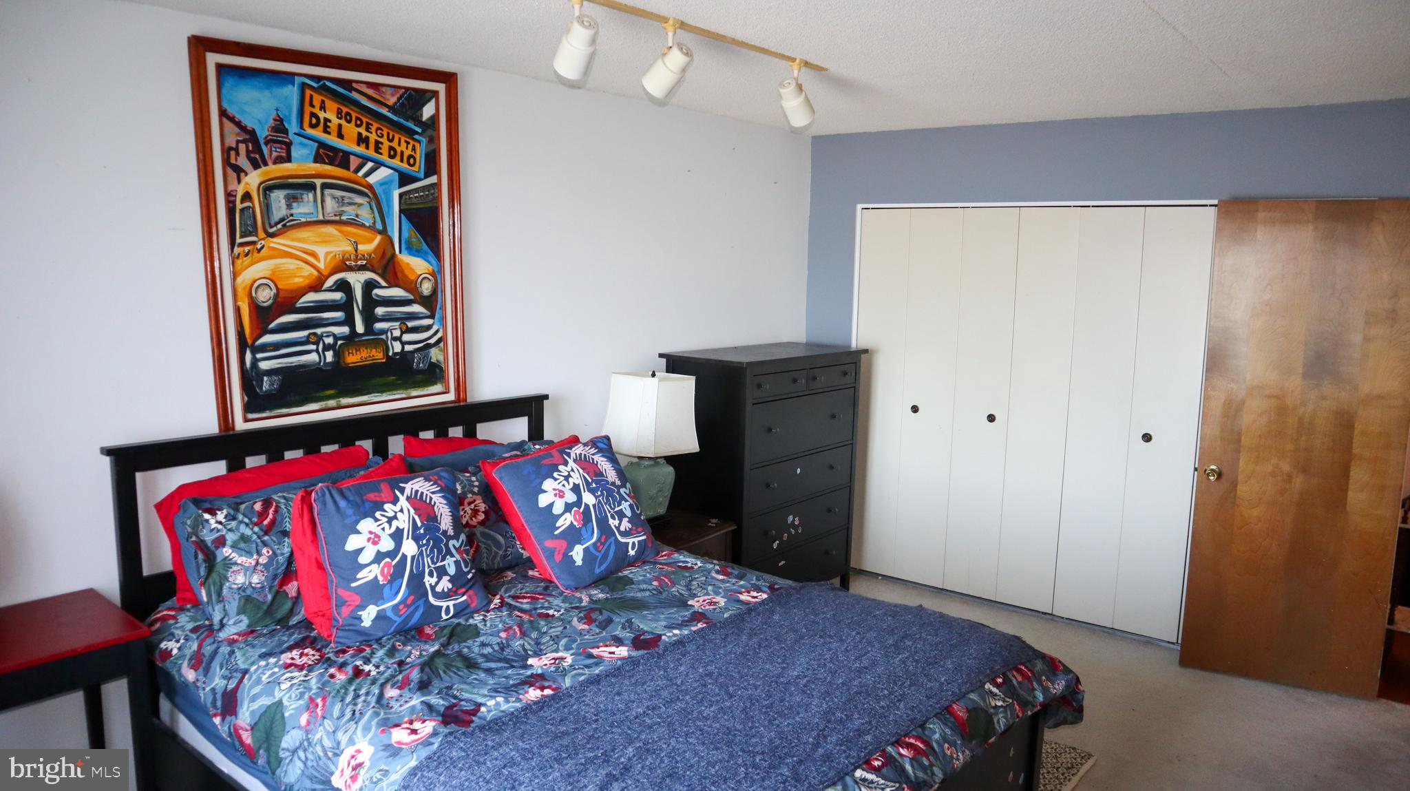 VALLEY FORGE TOWER - Residential