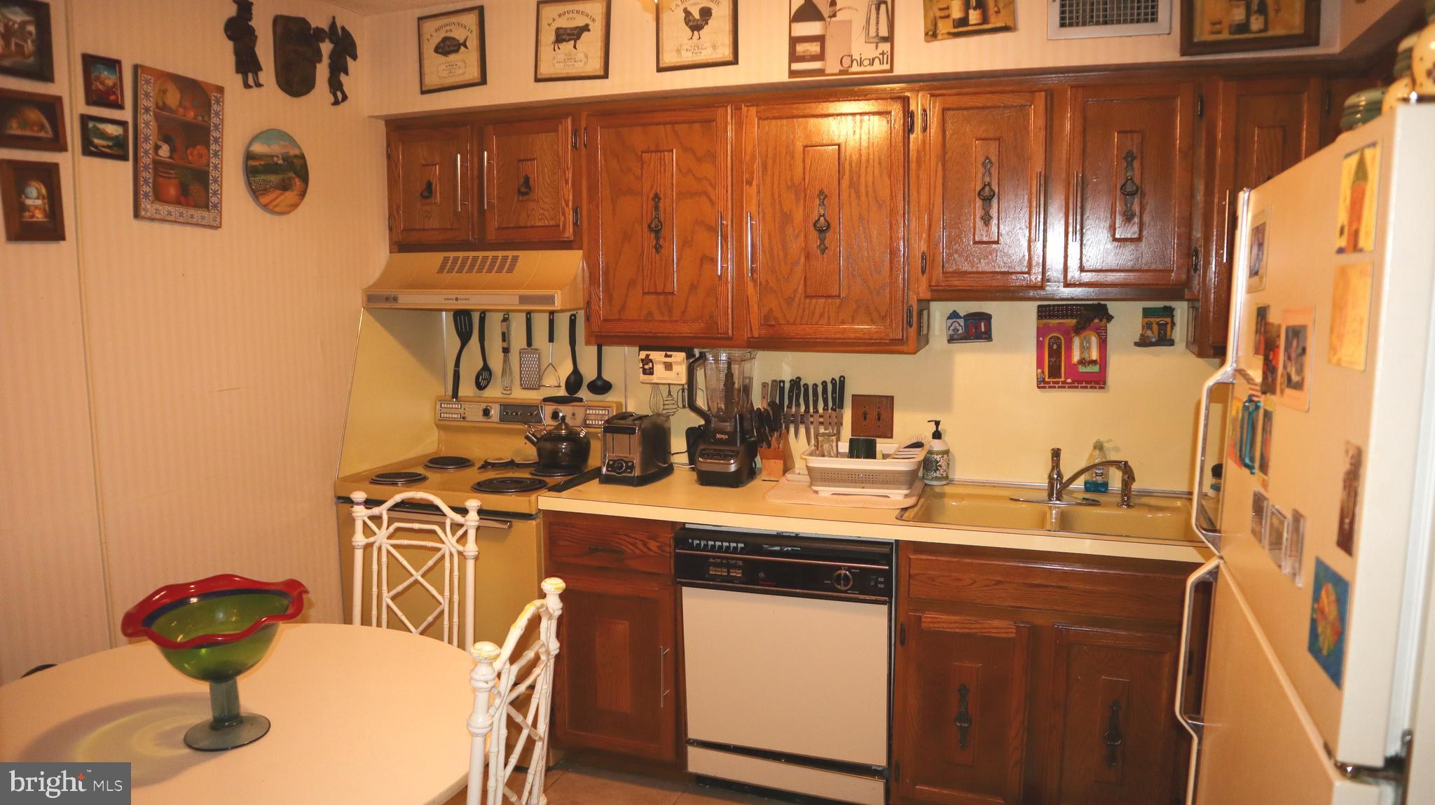 VALLEY FORGE TOWER - Residential