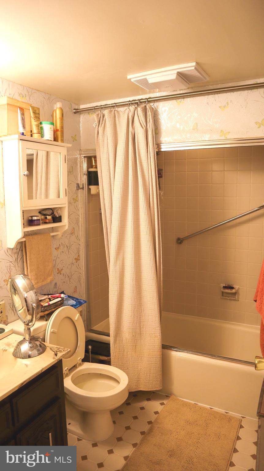 VALLEY FORGE TOWER - Residential