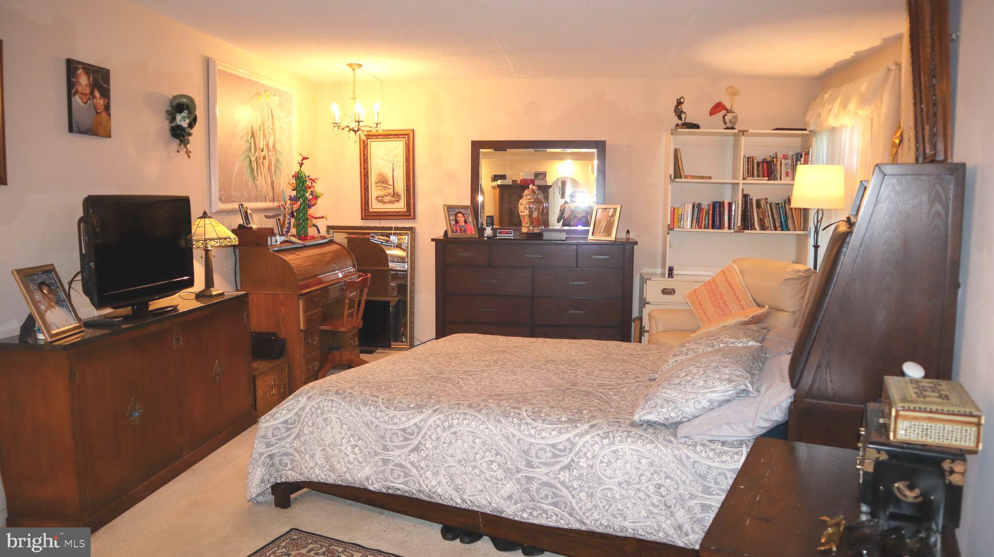 VALLEY FORGE TOWER - Residential