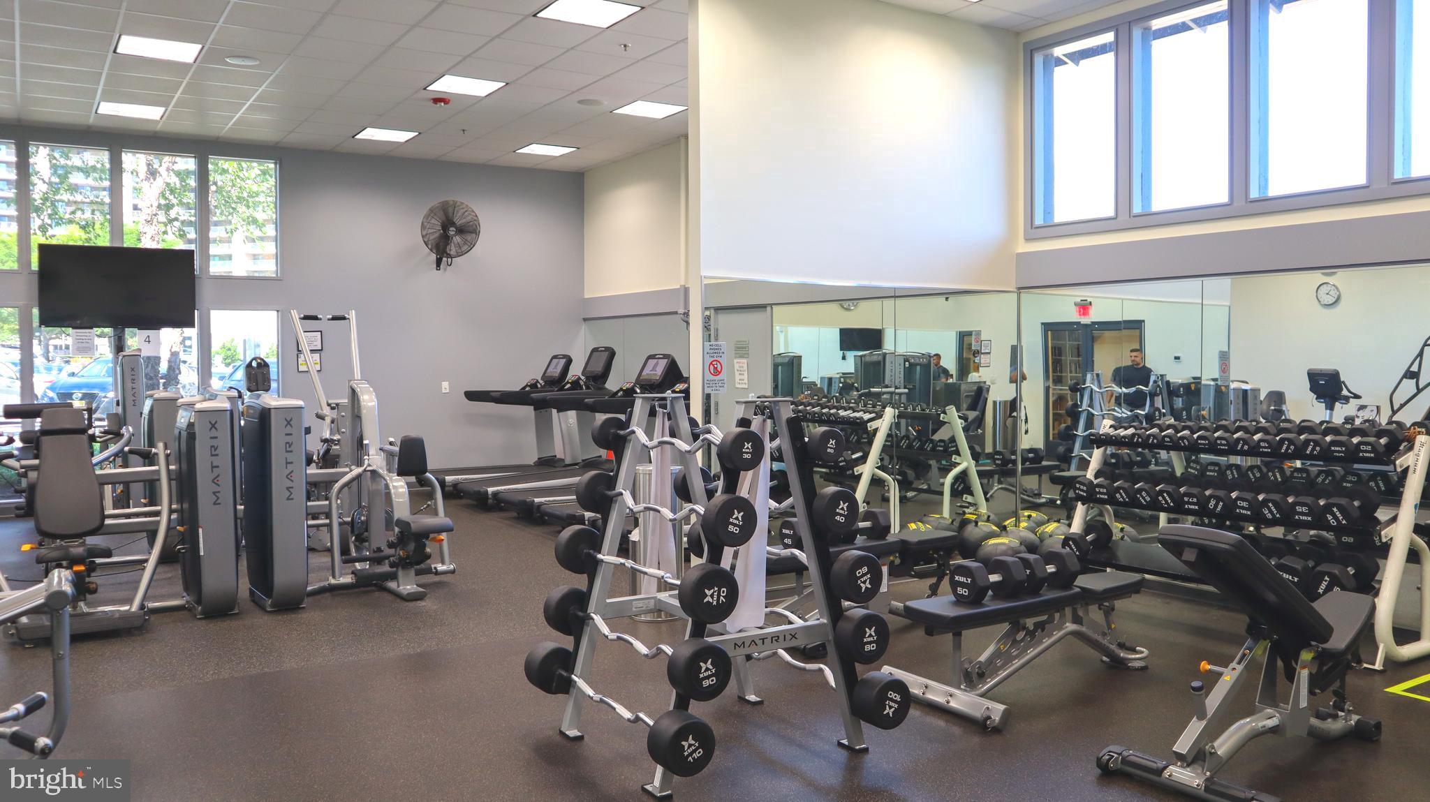 VALLEY FORGE TOWER - Residential